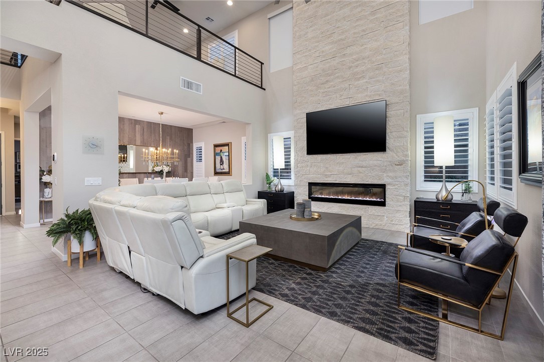 7 Hilltop Crest Street