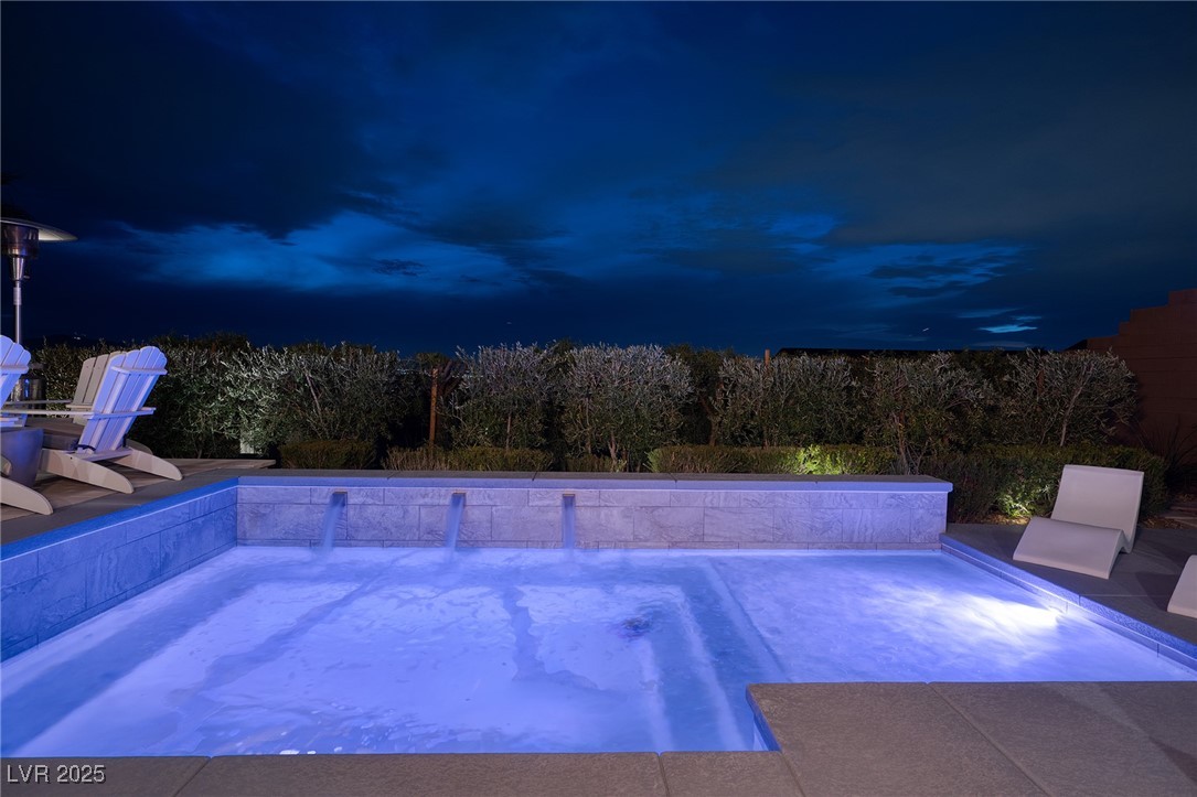 7 Hilltop Crest Street