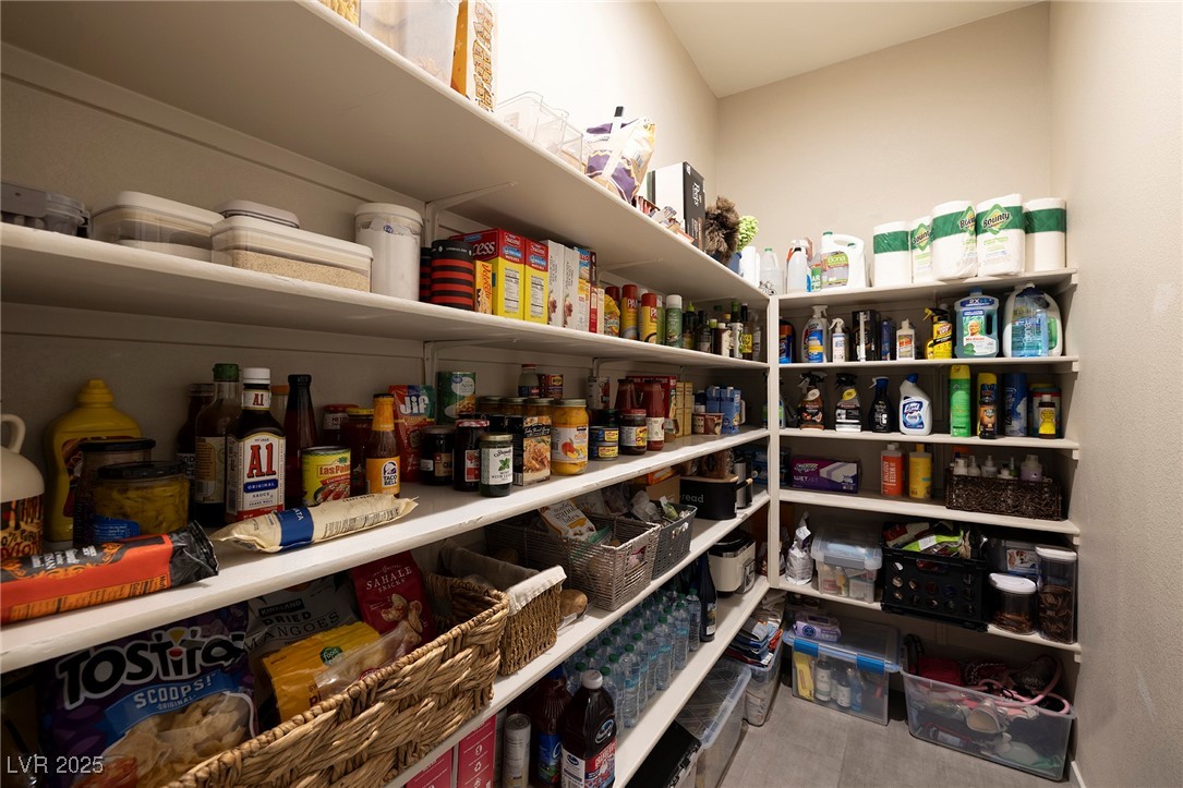 7 Hilltop Crest Street