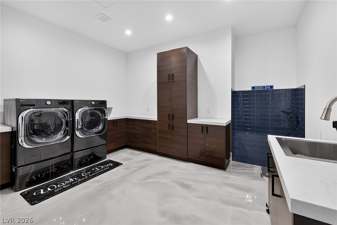 13 Rainbow Point Place