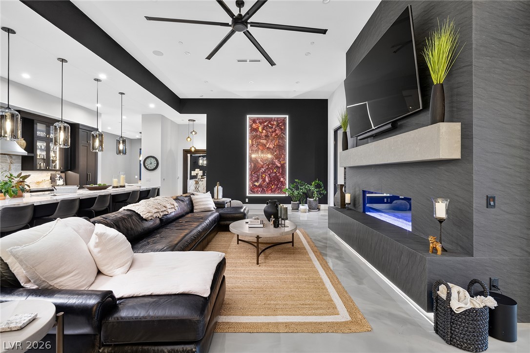 13 Rainbow Point Place
