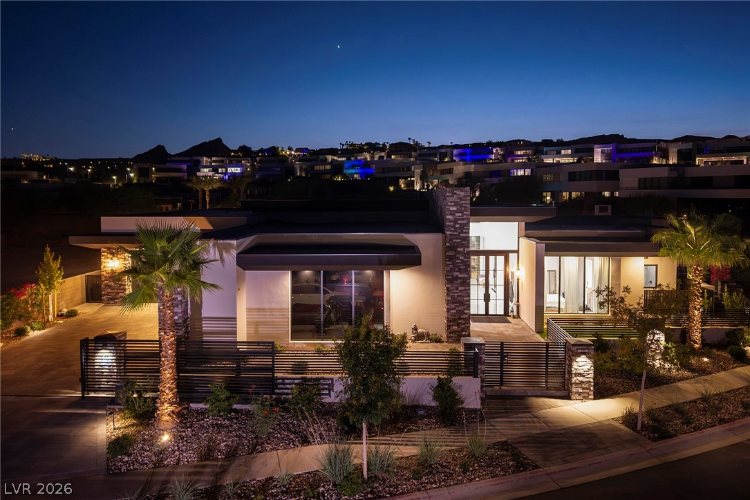 13 Rainbow Point Place