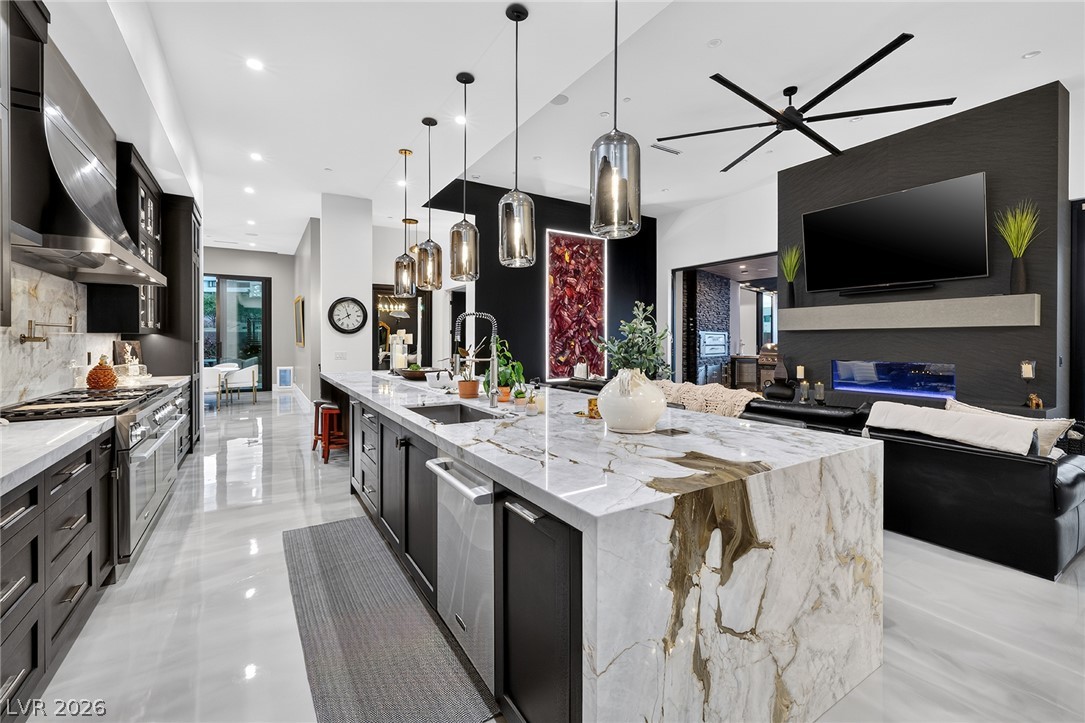 13 Rainbow Point Place