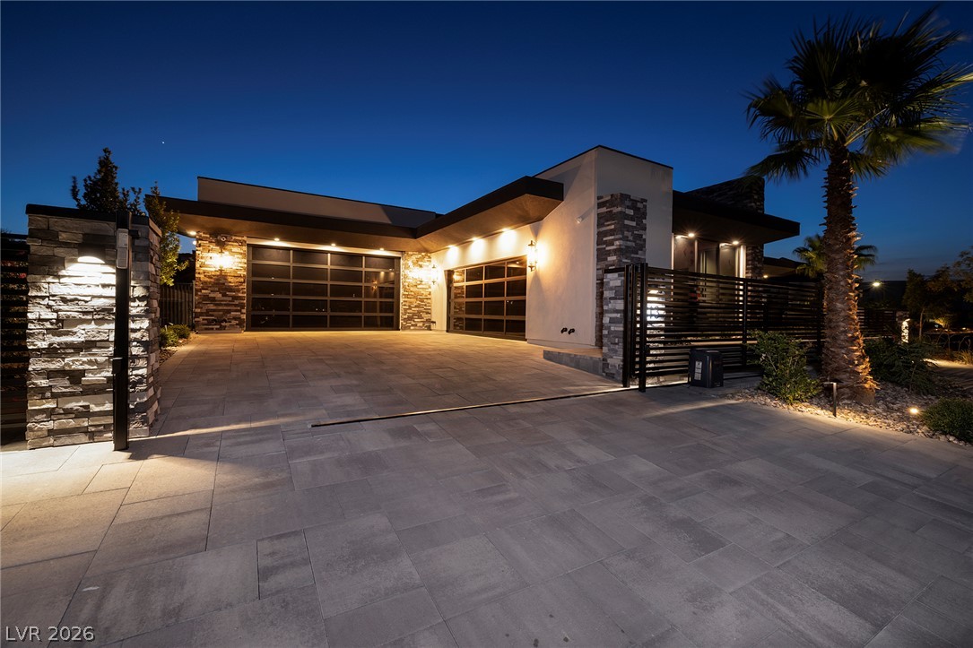 13 Rainbow Point Place