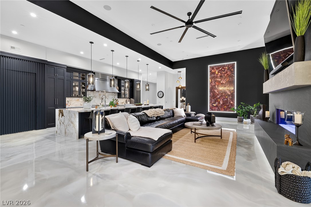 13 Rainbow Point Place
