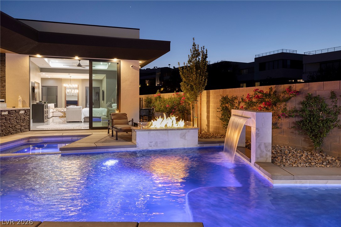 13 Rainbow Point Place