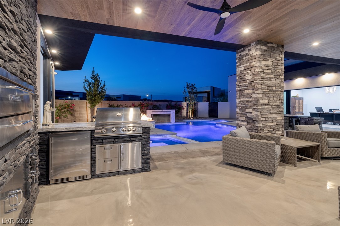 13 Rainbow Point Place