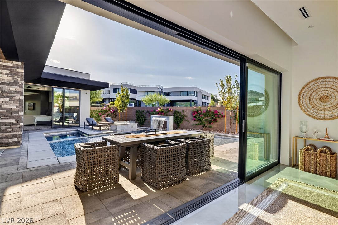 13 Rainbow Point Place