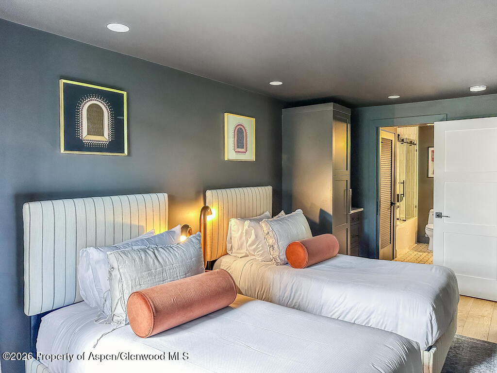 803 E Durant Avenue 8