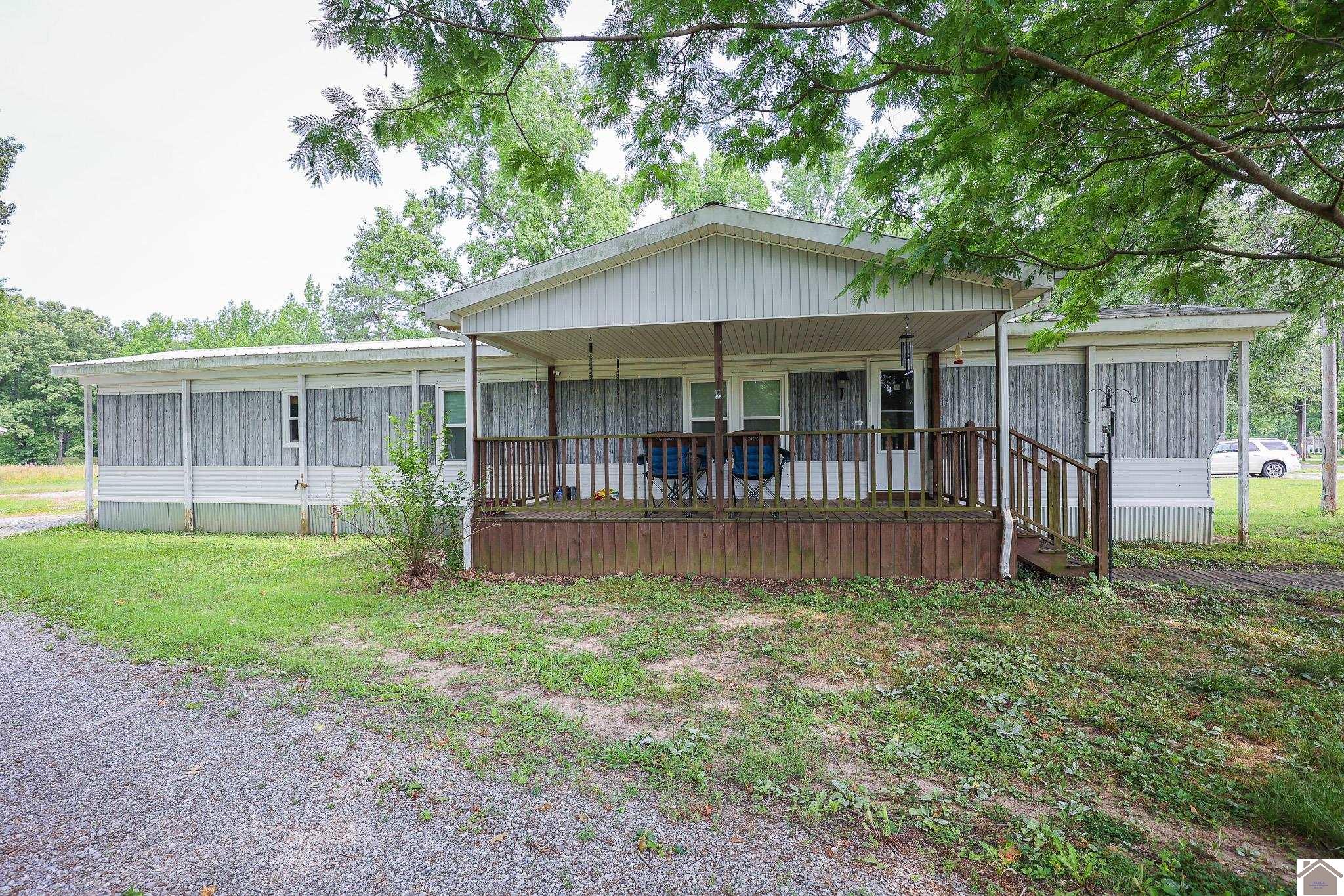 950 Oaks Rd
