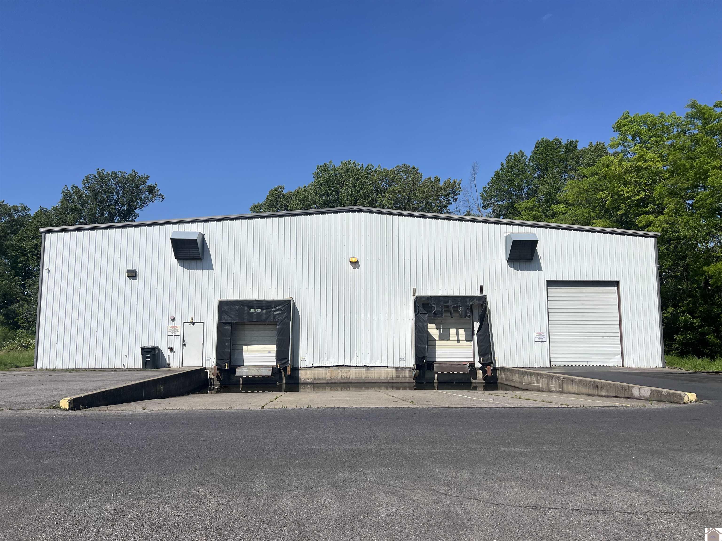3885 Industrial Drive
