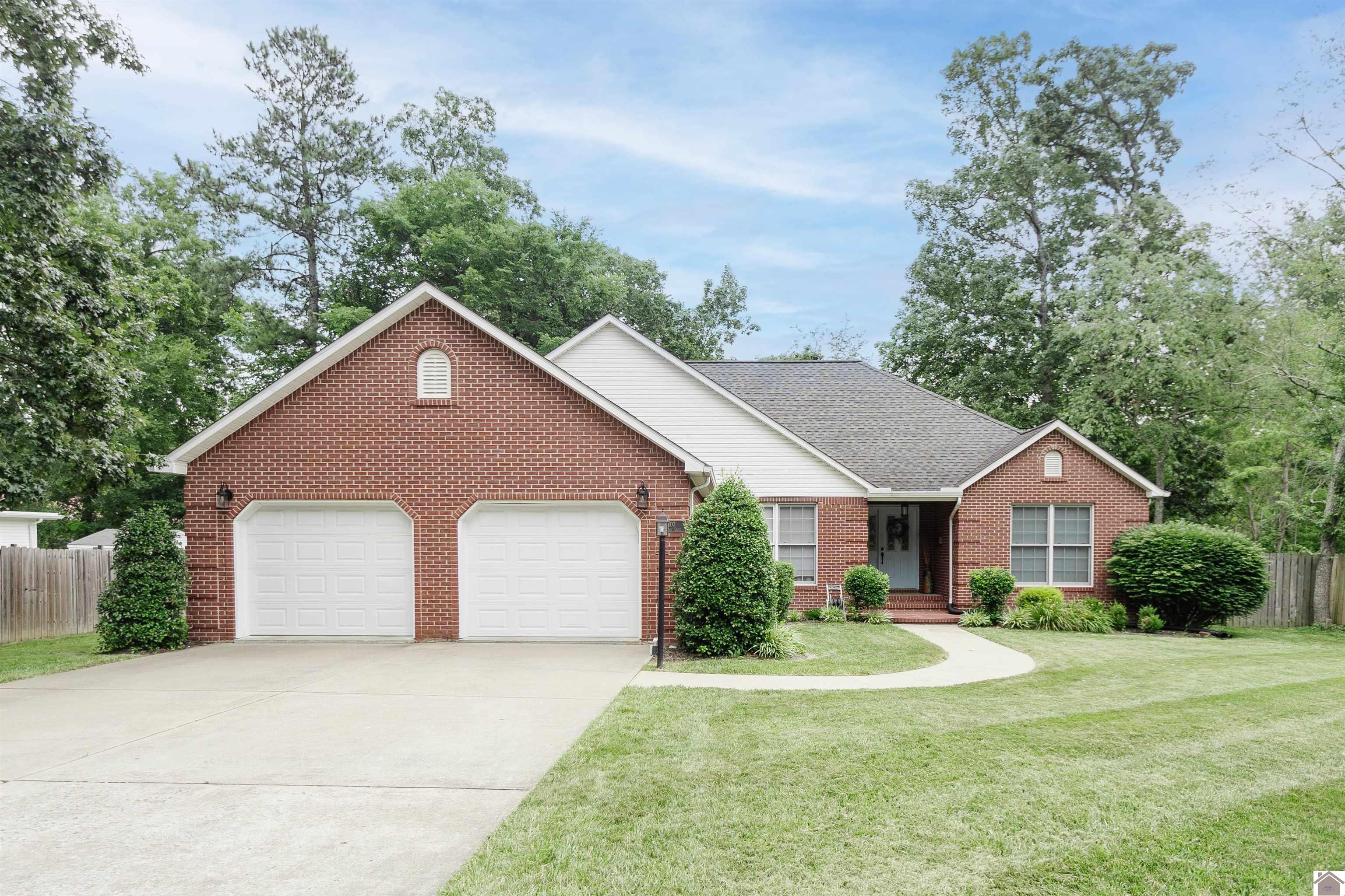 103 Hickory Dr