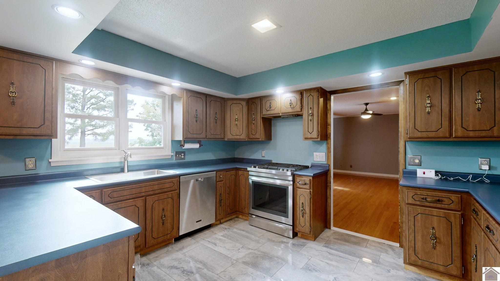 3028 Rayburn Rd