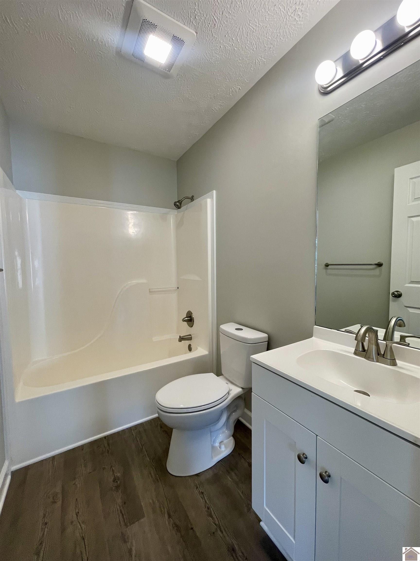 218 S 11th