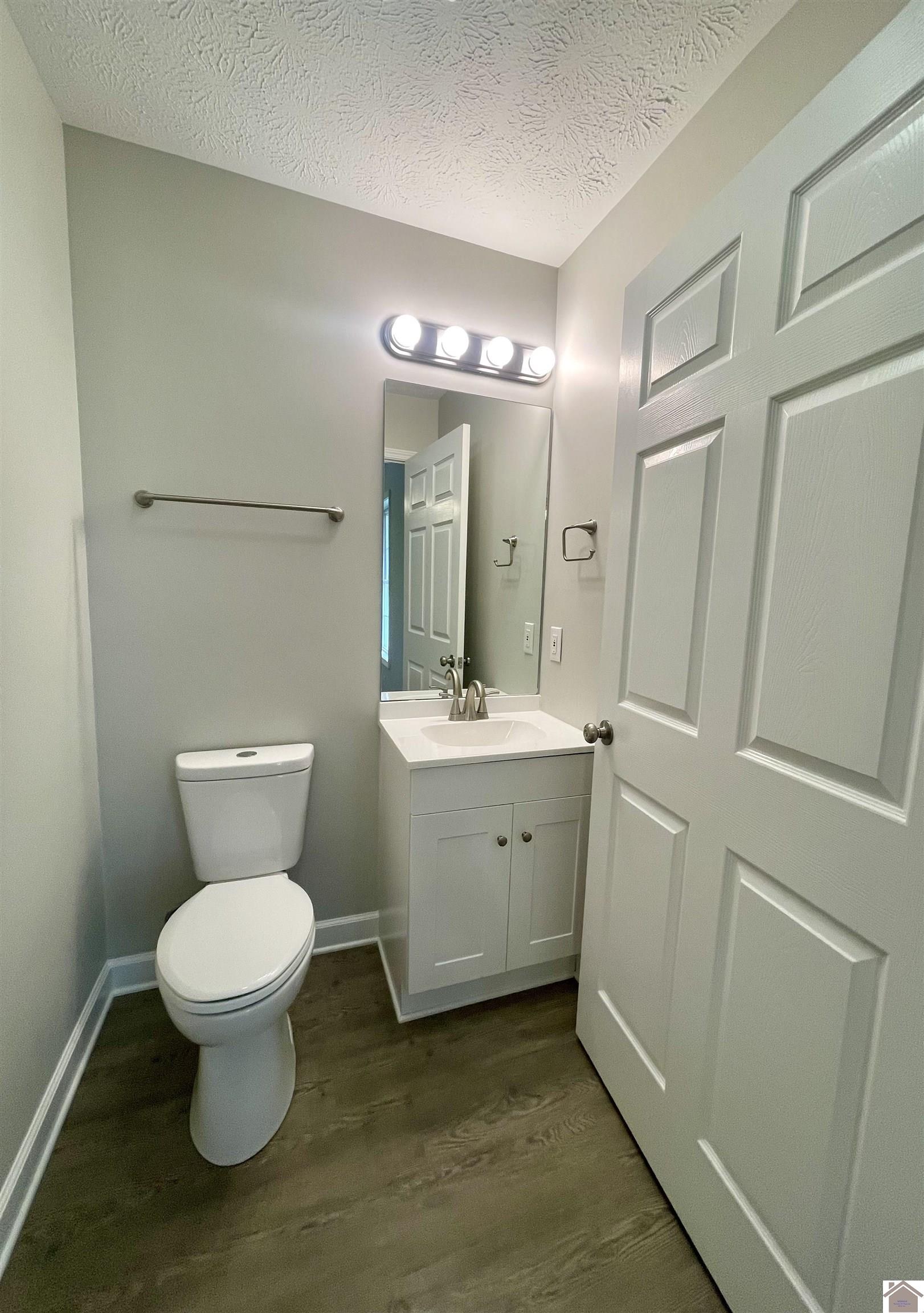 218 S 11th
