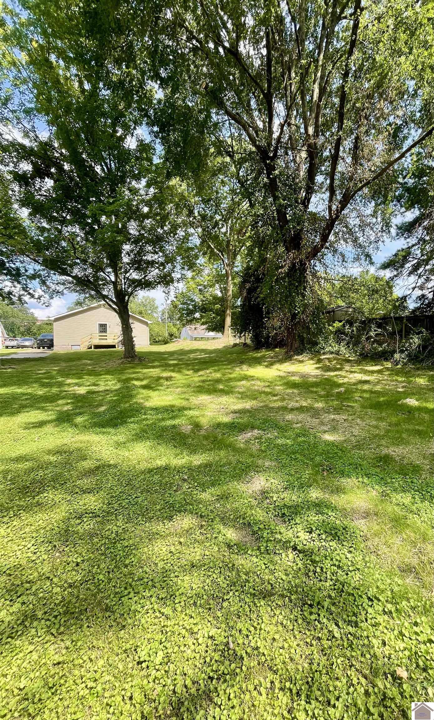 218 S 11th