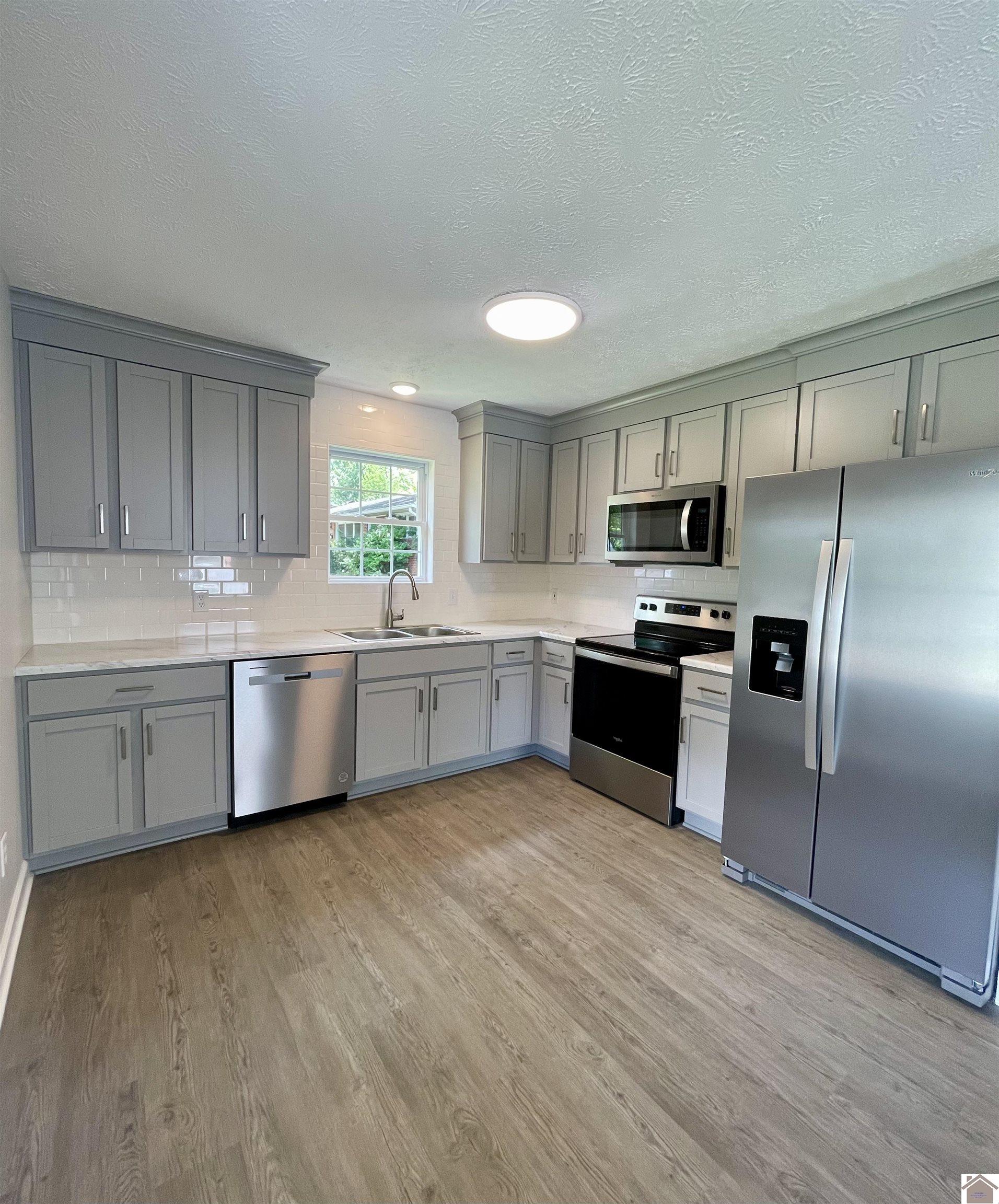 218 S 11th