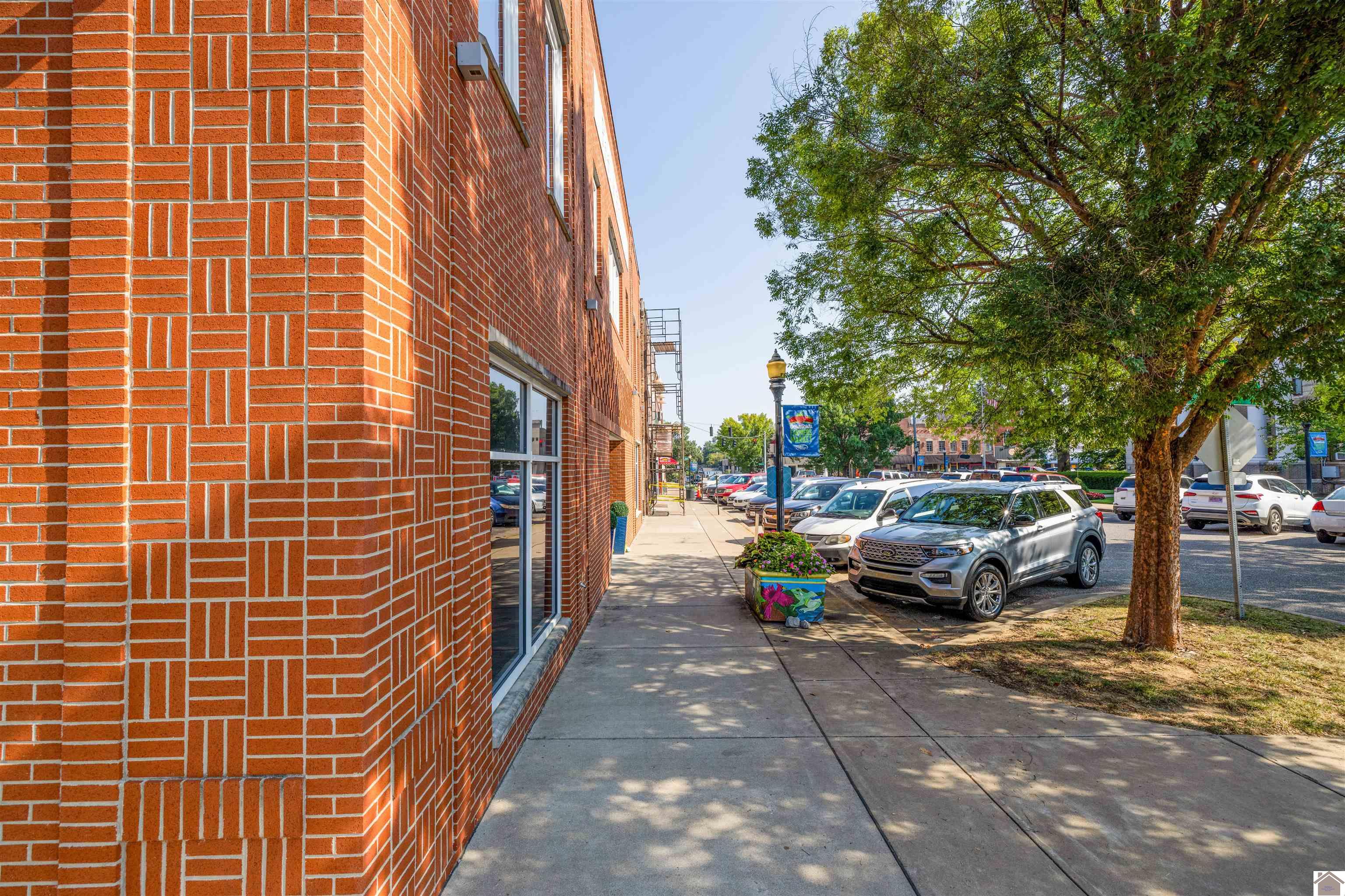 118 S 5th Street Unit: Suite B