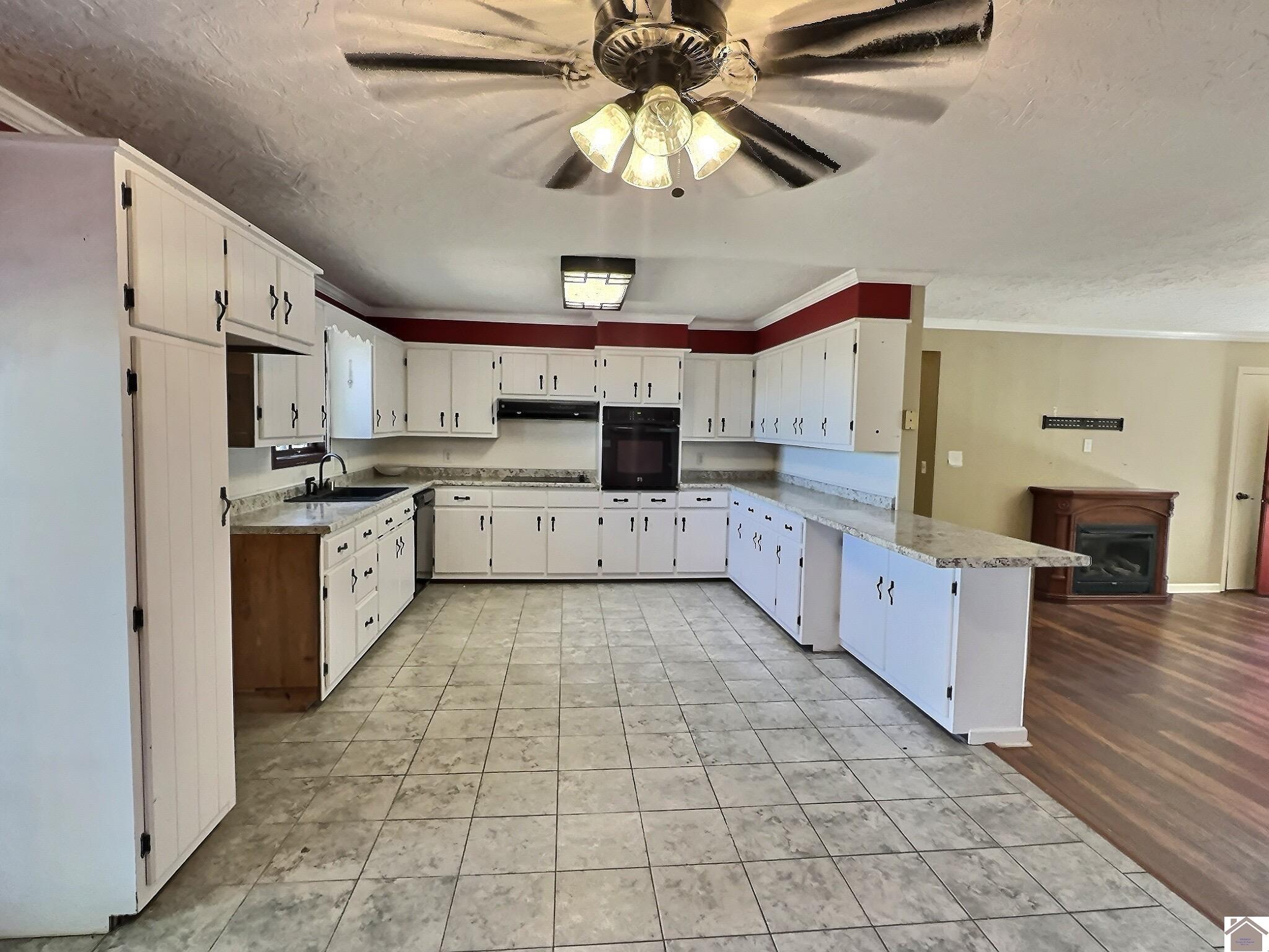 236 Grove Ln