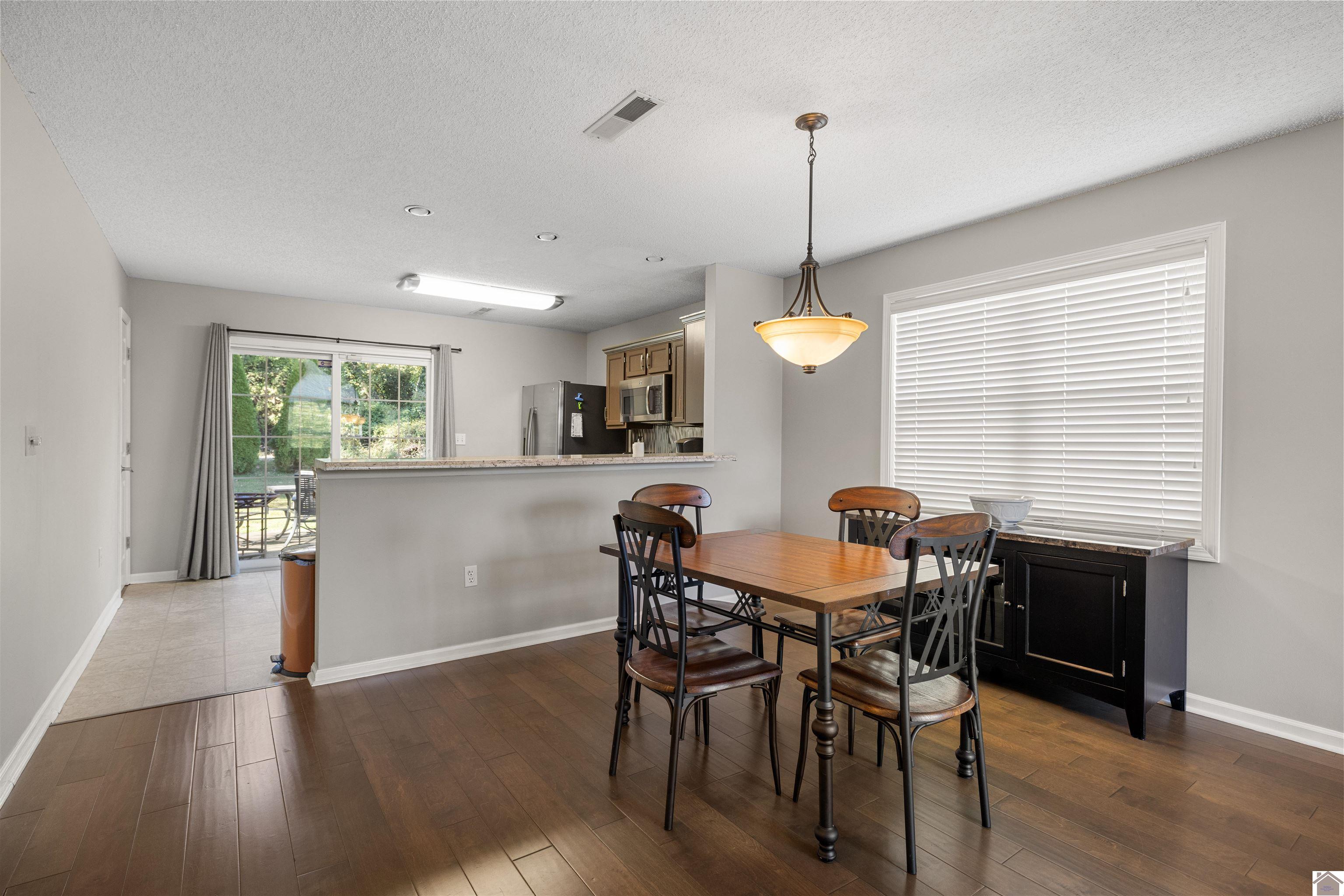 903 Stonebrook