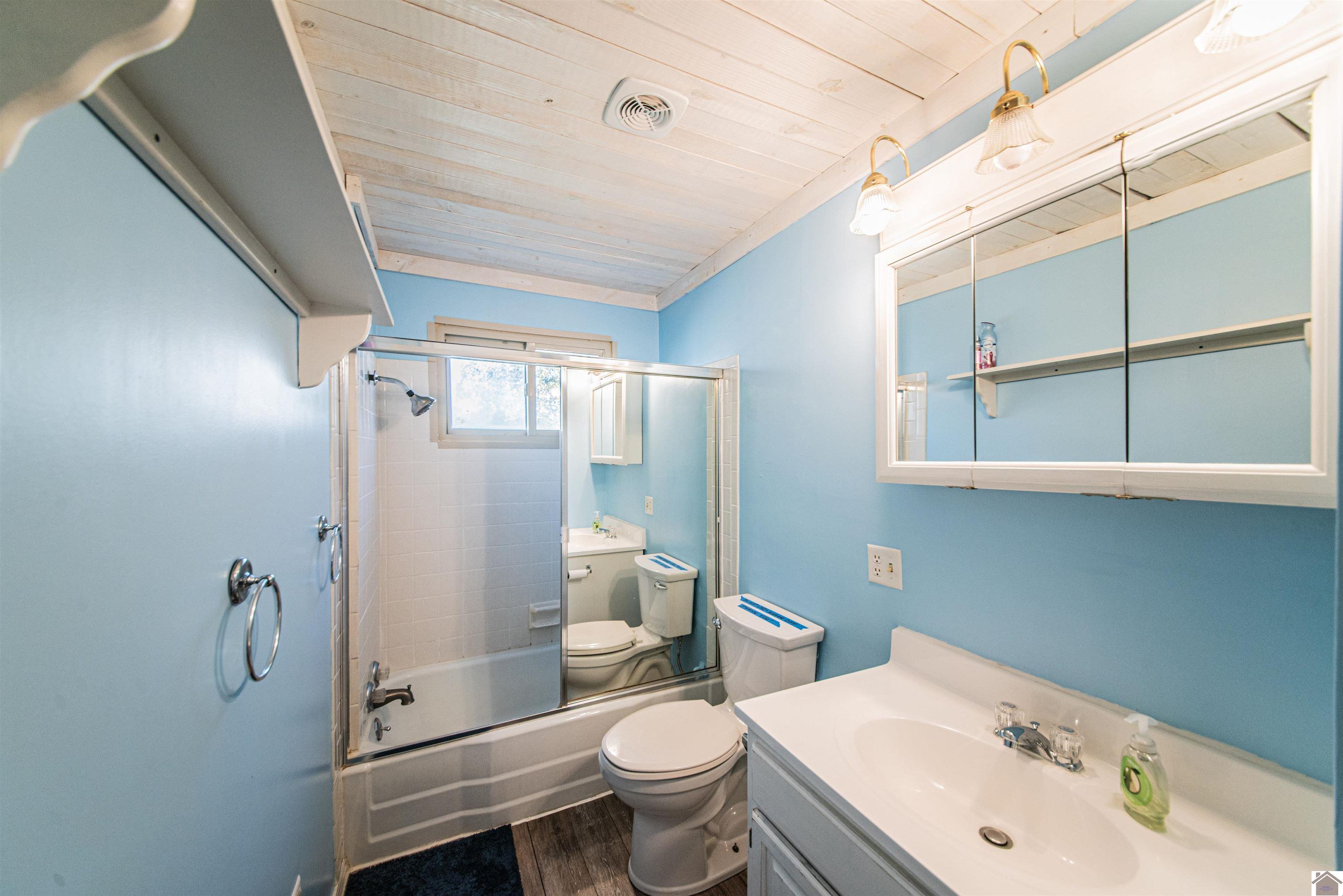 231 Captain Ln
