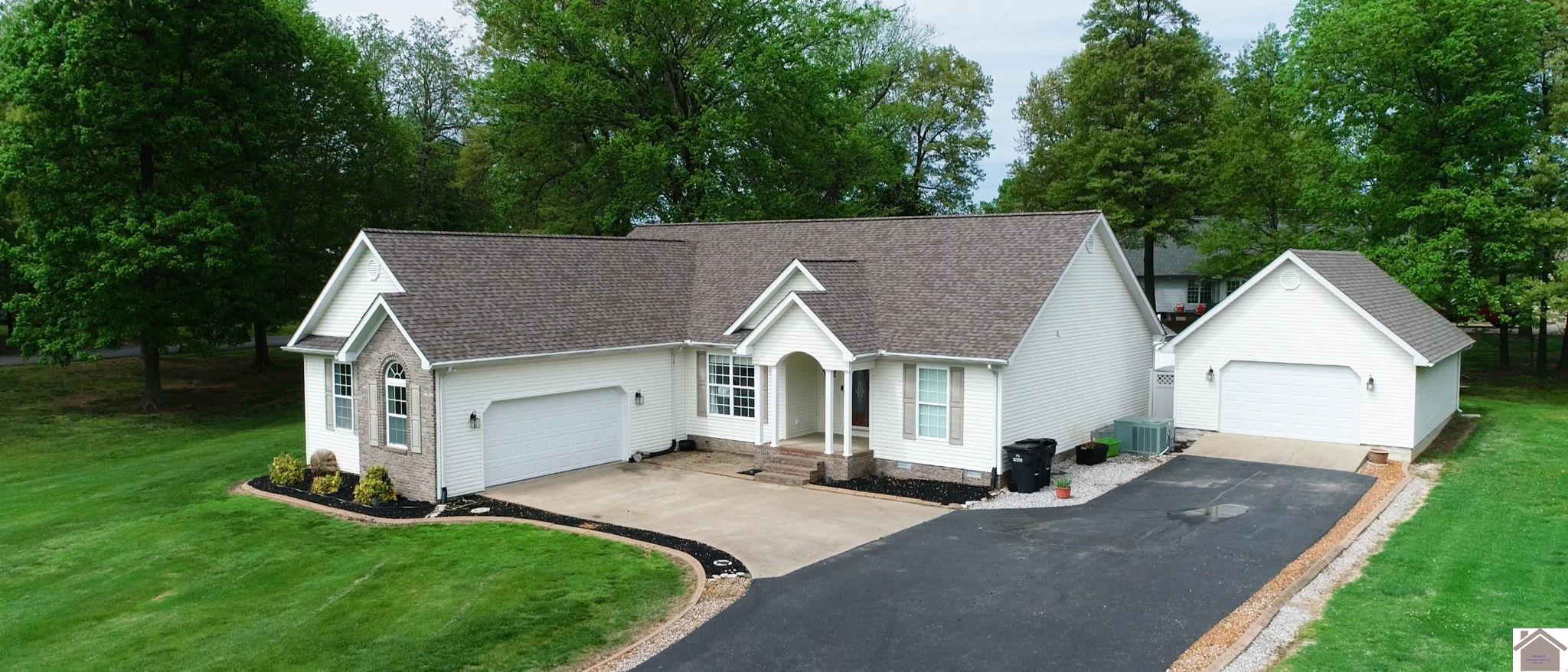 102 Summers Lane