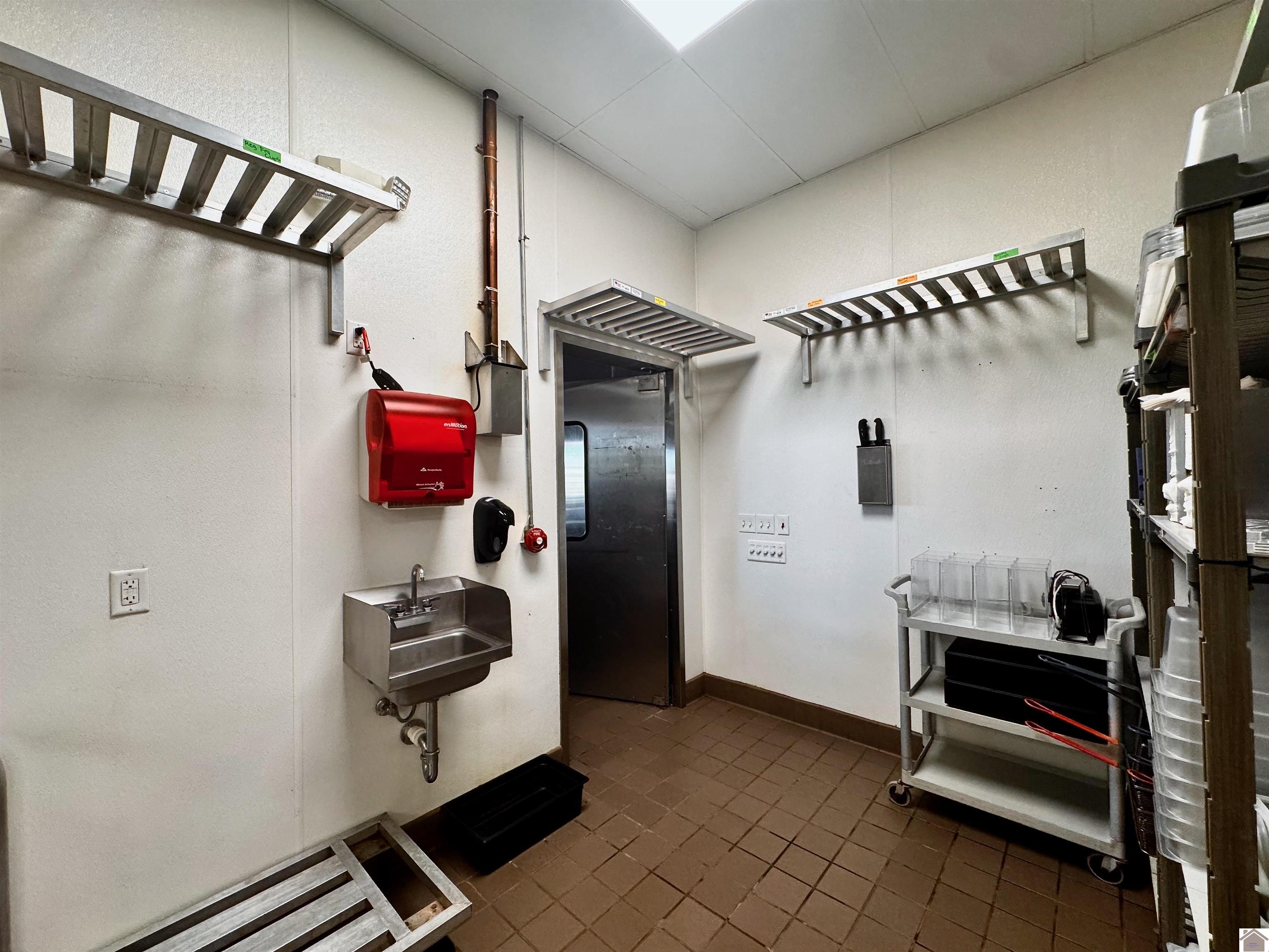 5015 Hinkleville Road Unit: Suite 3