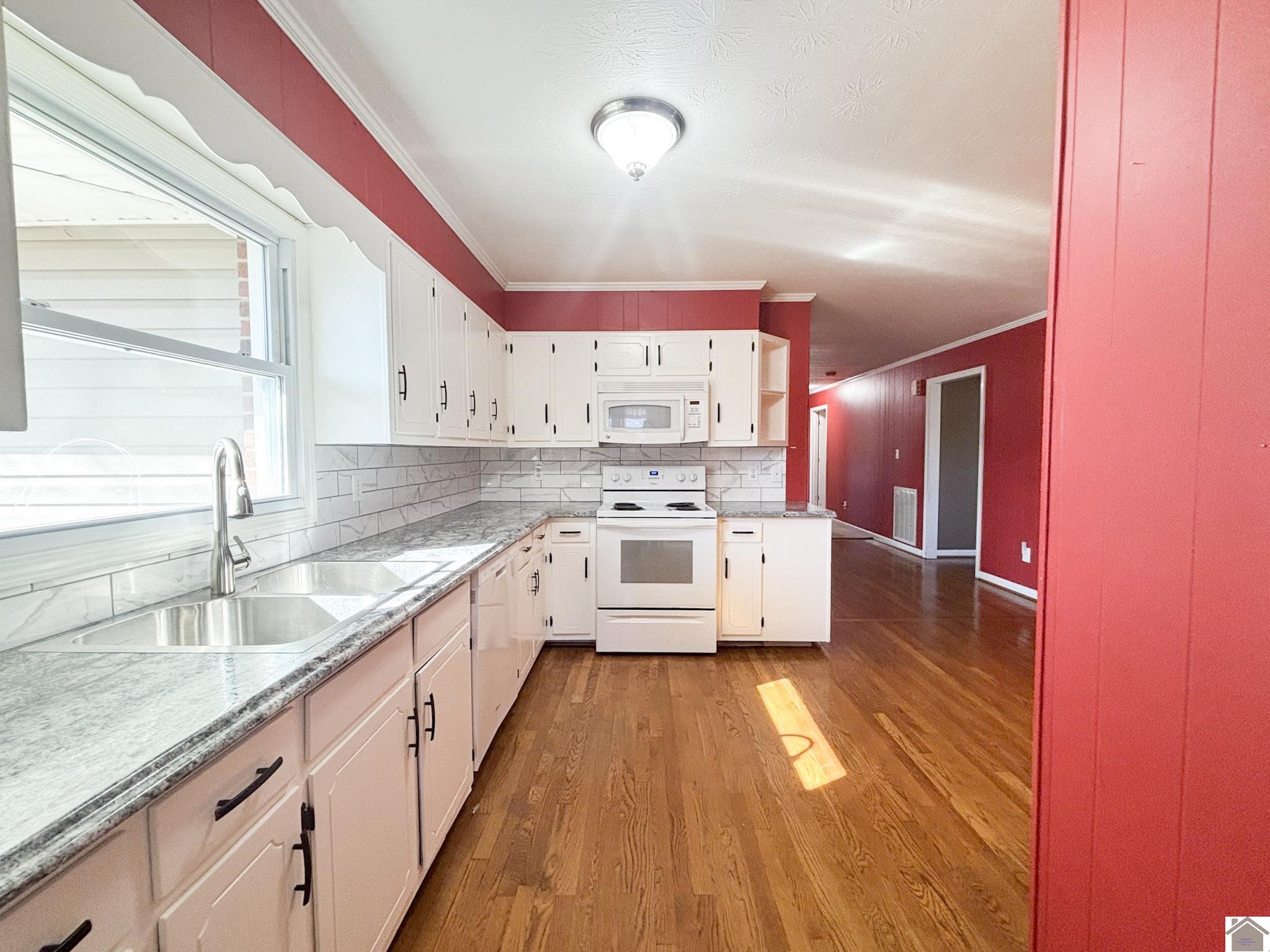 140 Myrna Dr