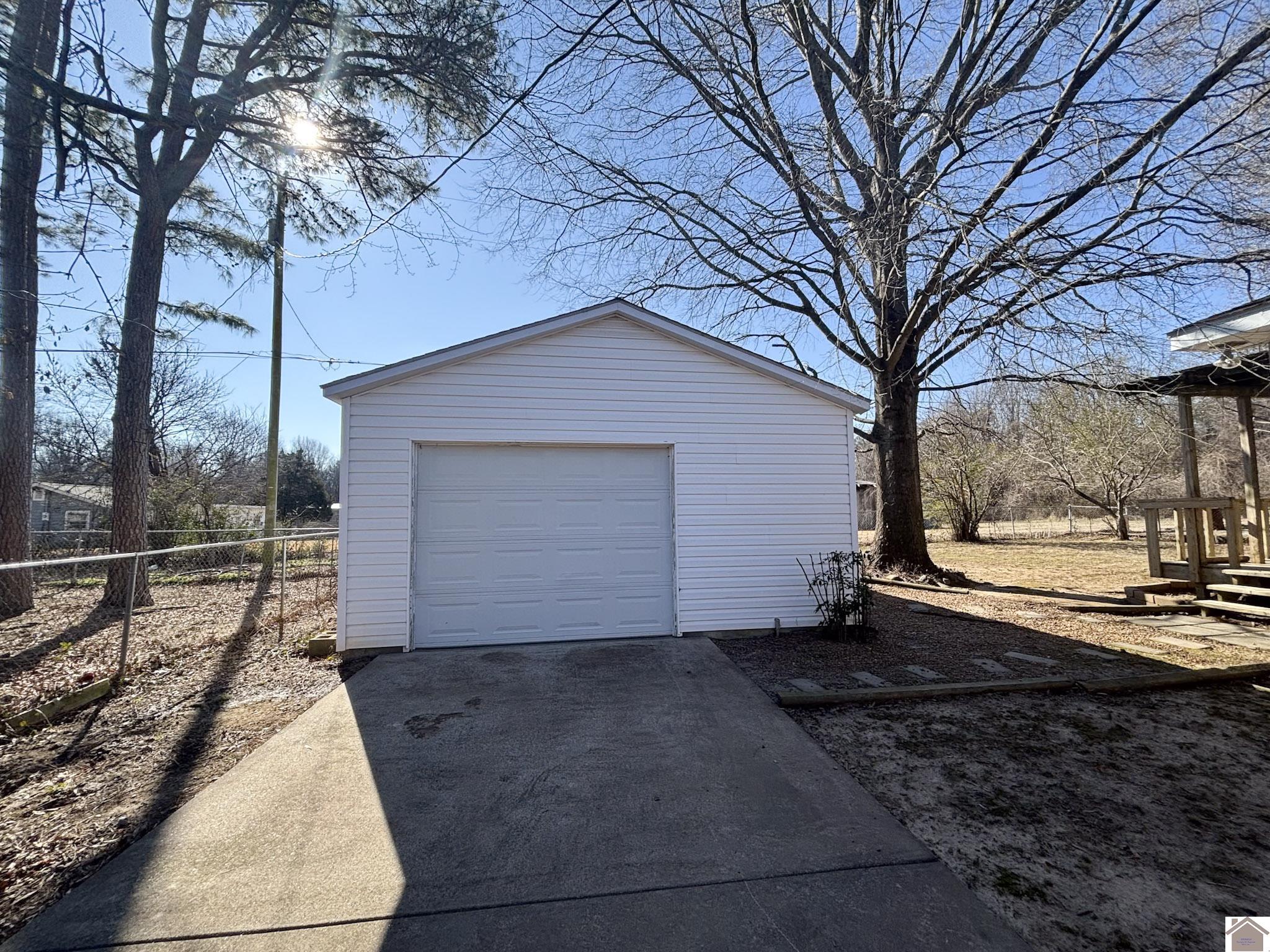 140 Myrna Dr