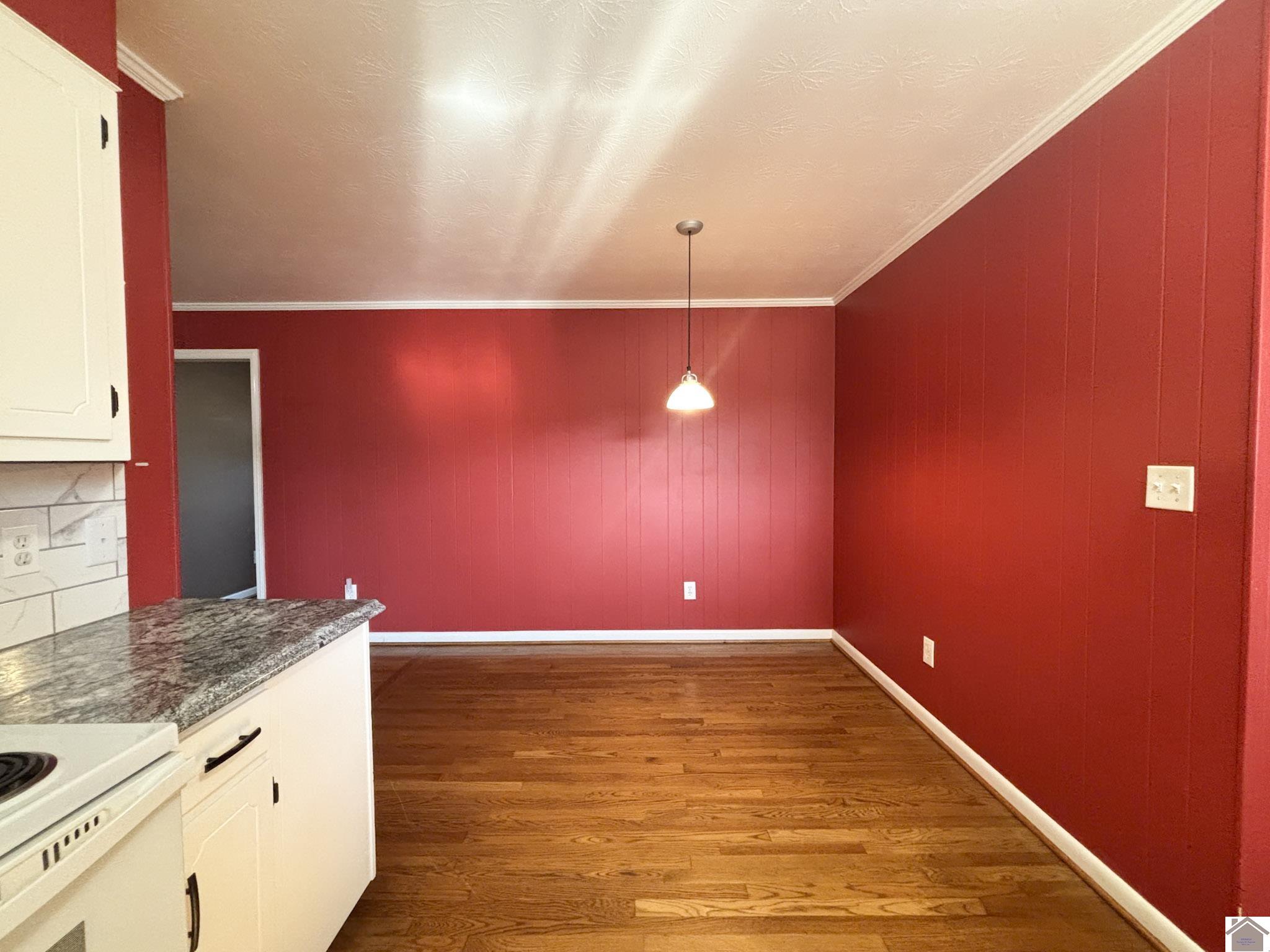 140 Myrna Dr