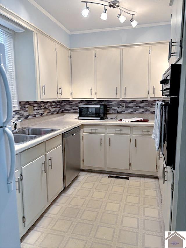 1215 Dogwood Drive