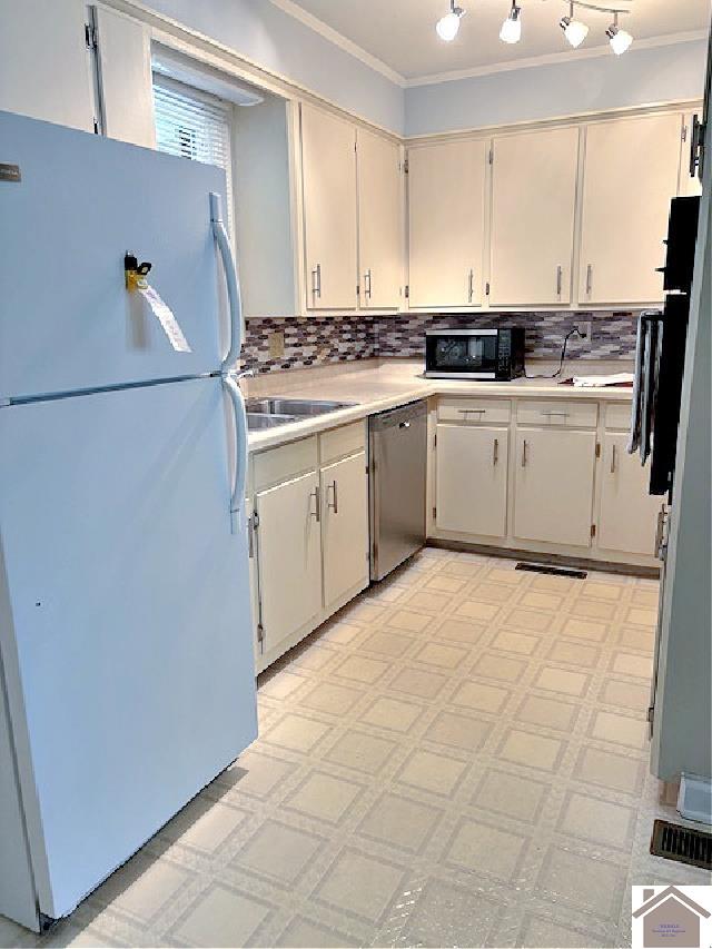 1215 Dogwood Drive