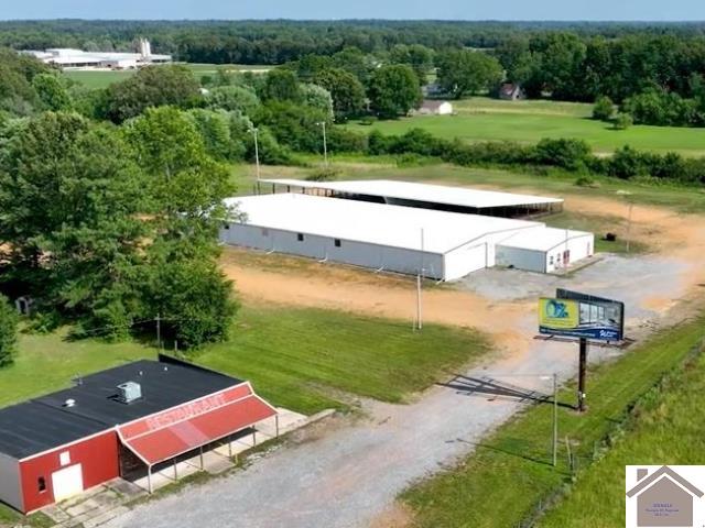 31 E Vaughn Rd