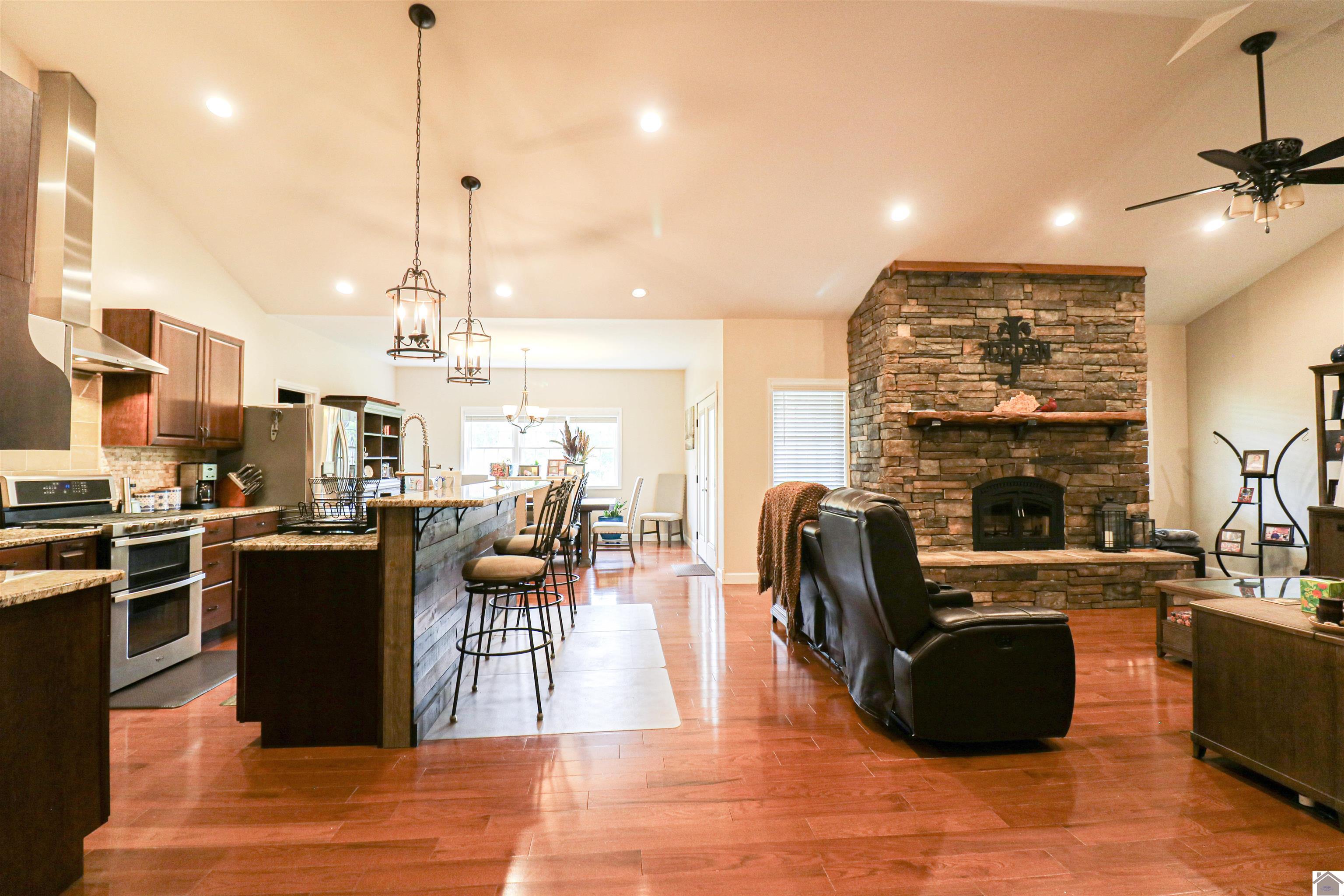 1300 Rocky Rd