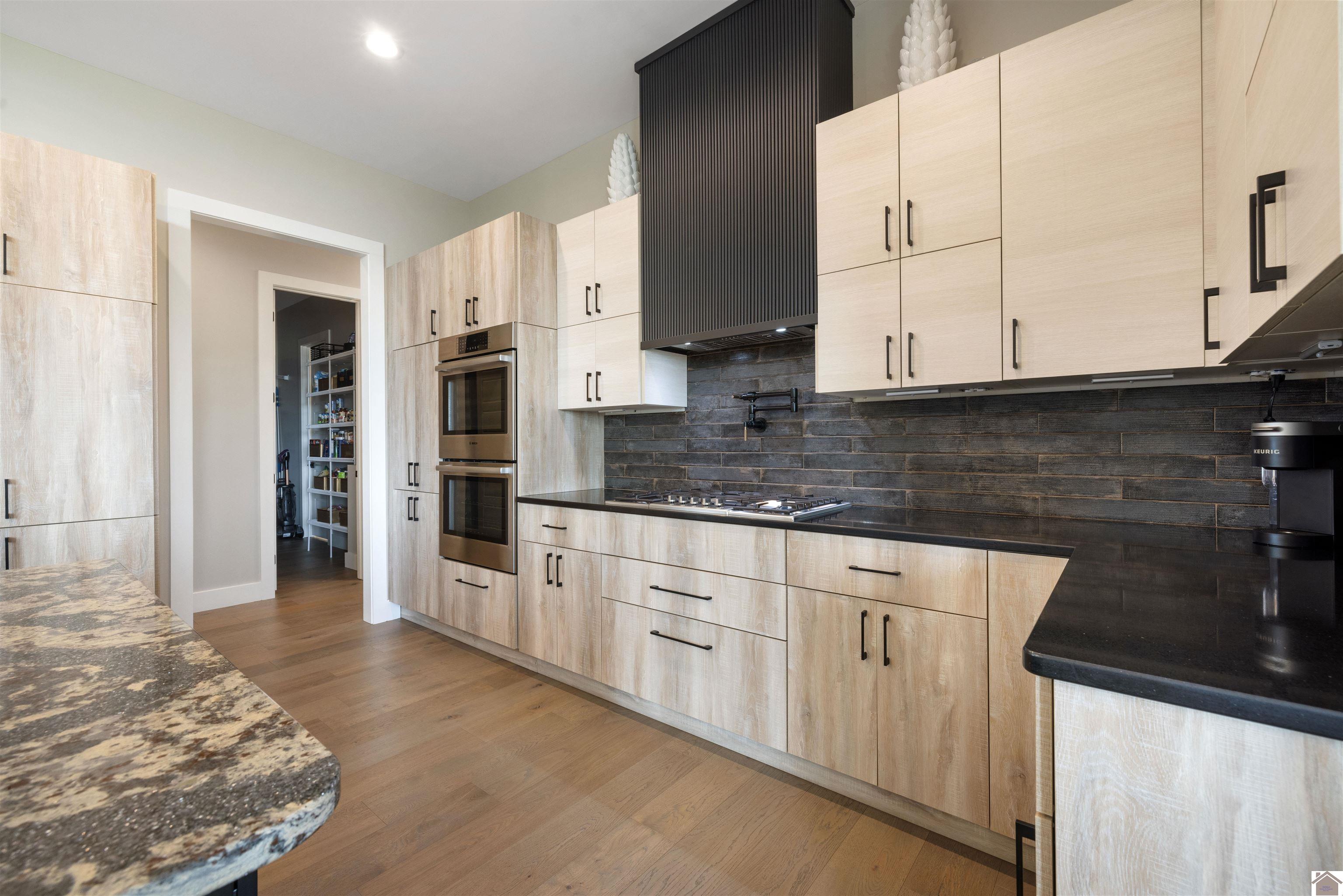390 Forest Ridge