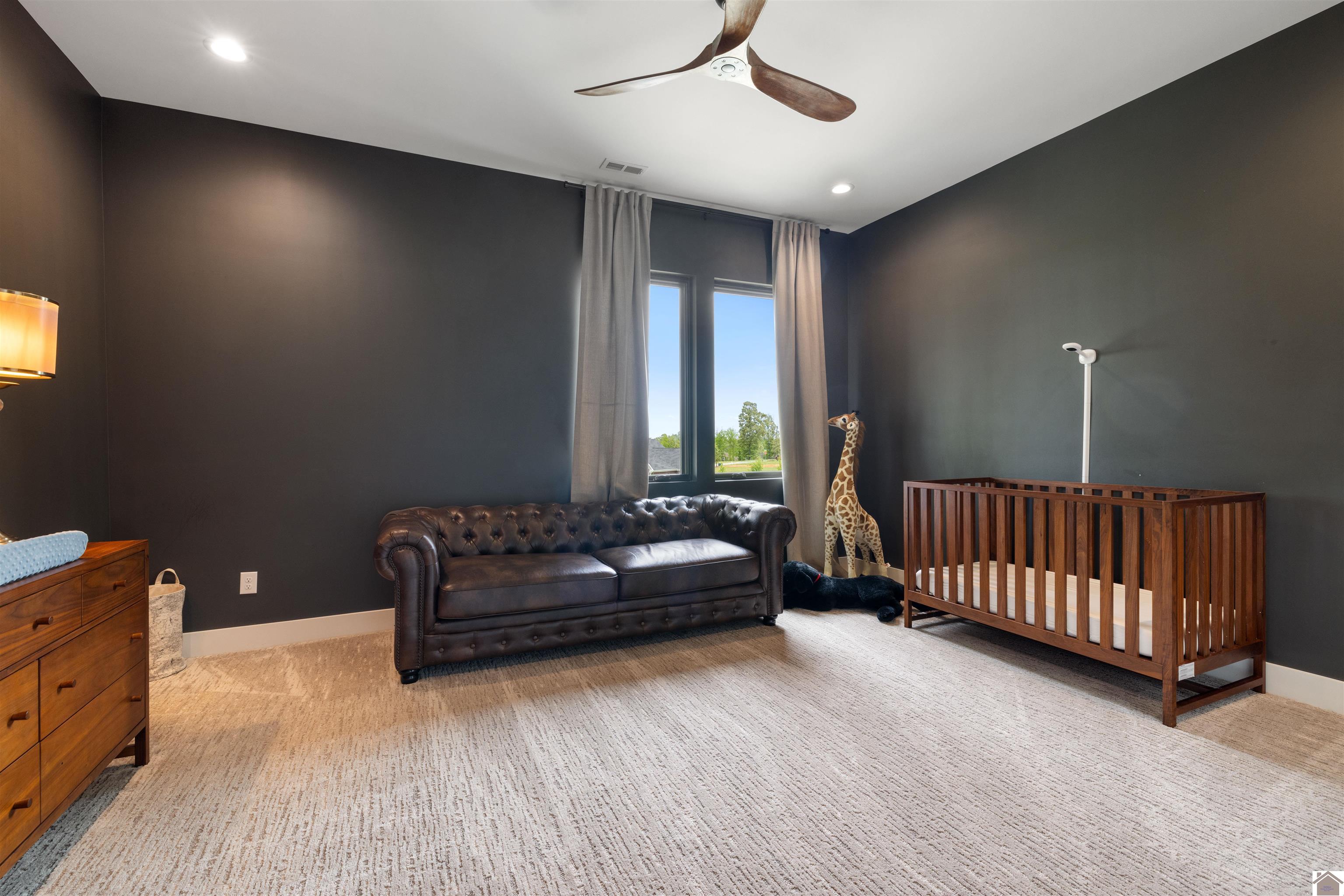 390 Forest Ridge
