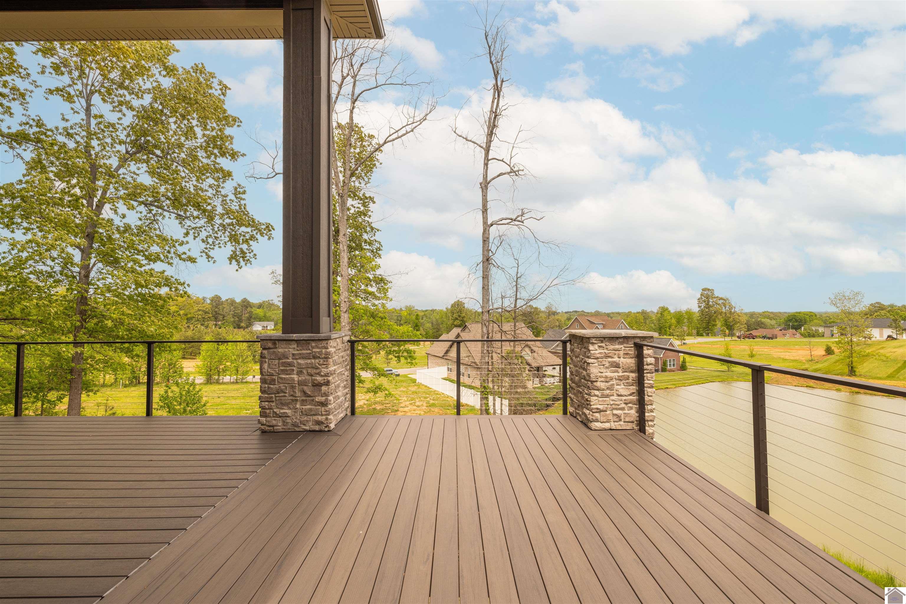390 Forest Ridge