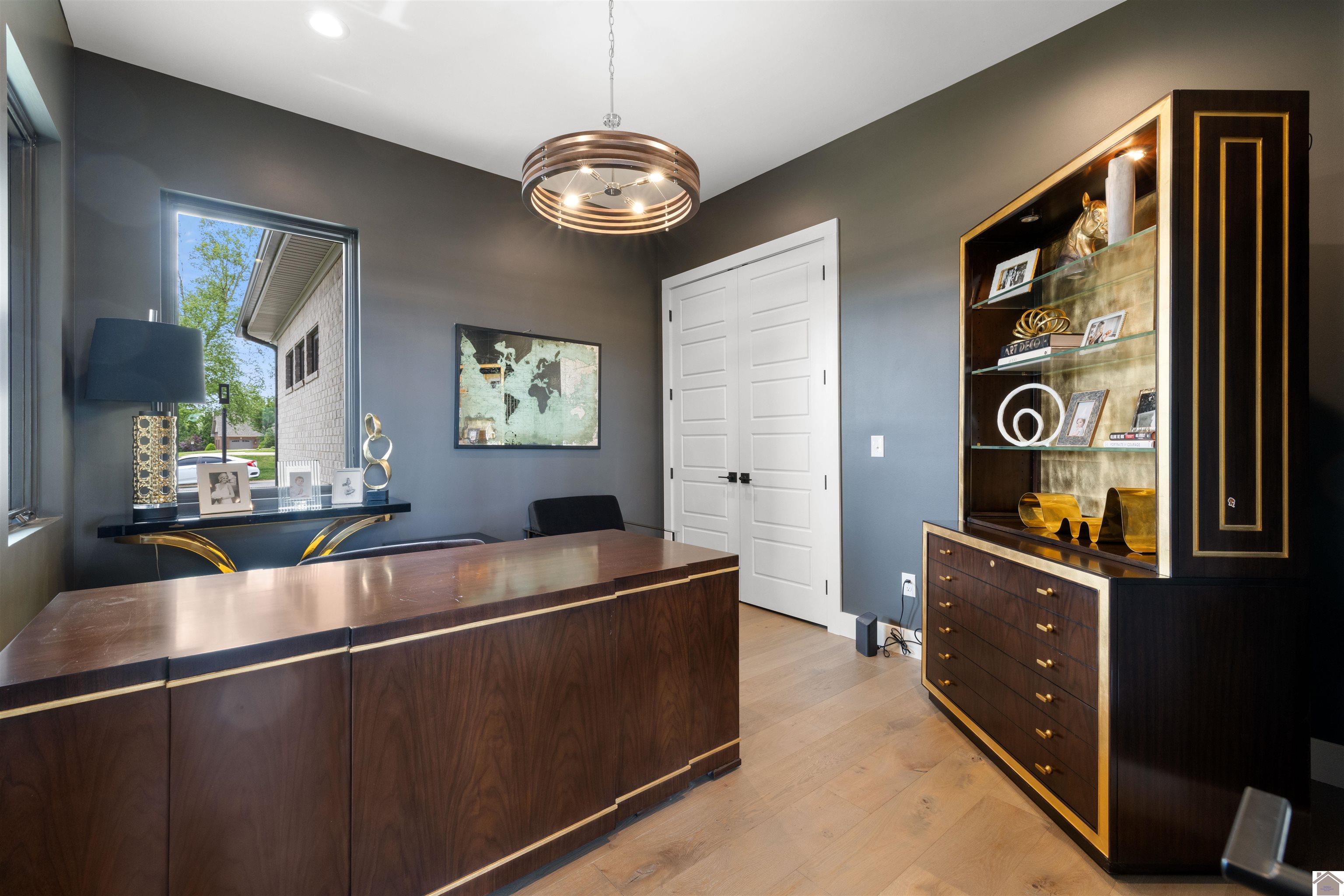 390 Forest Ridge