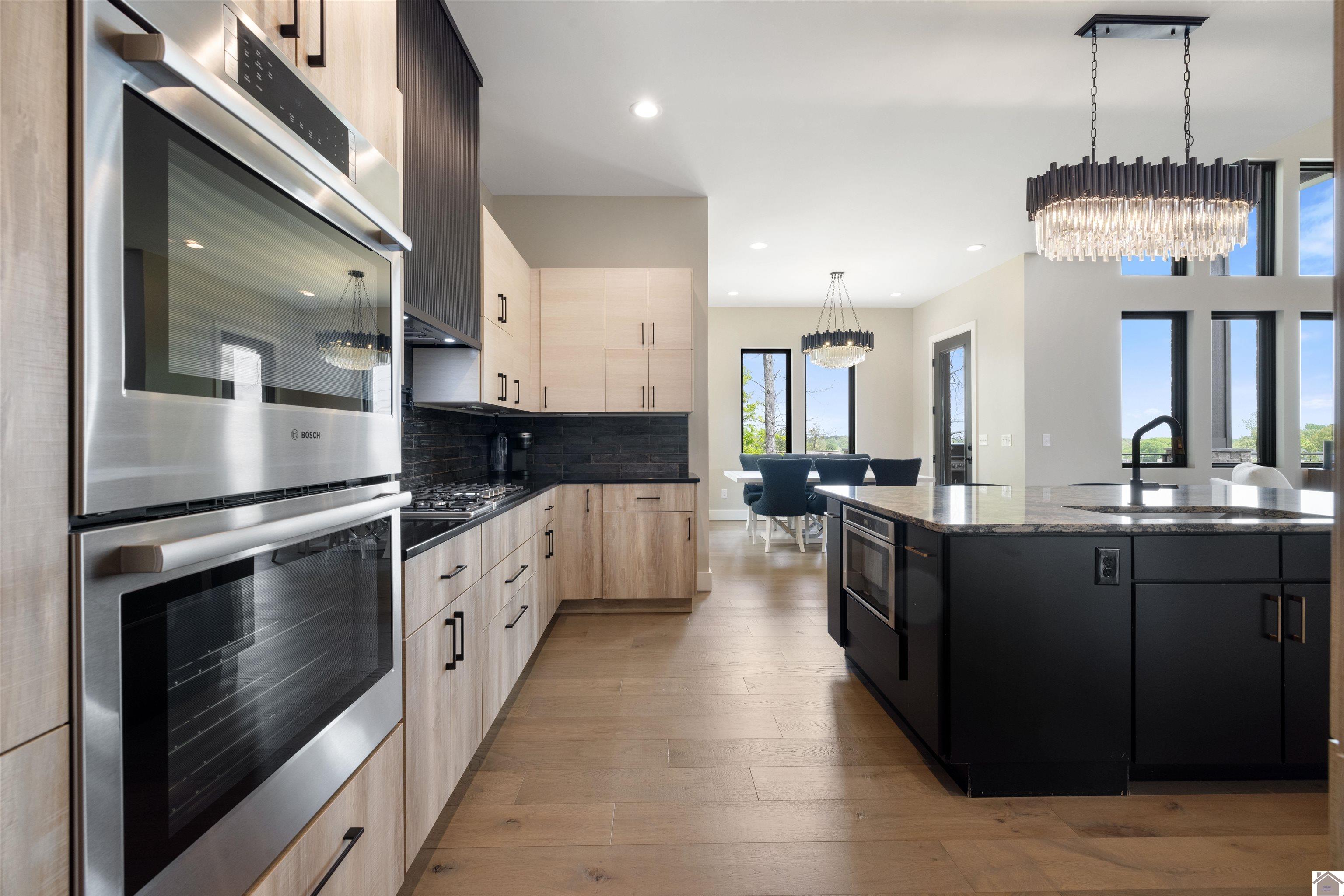390 Forest Ridge
