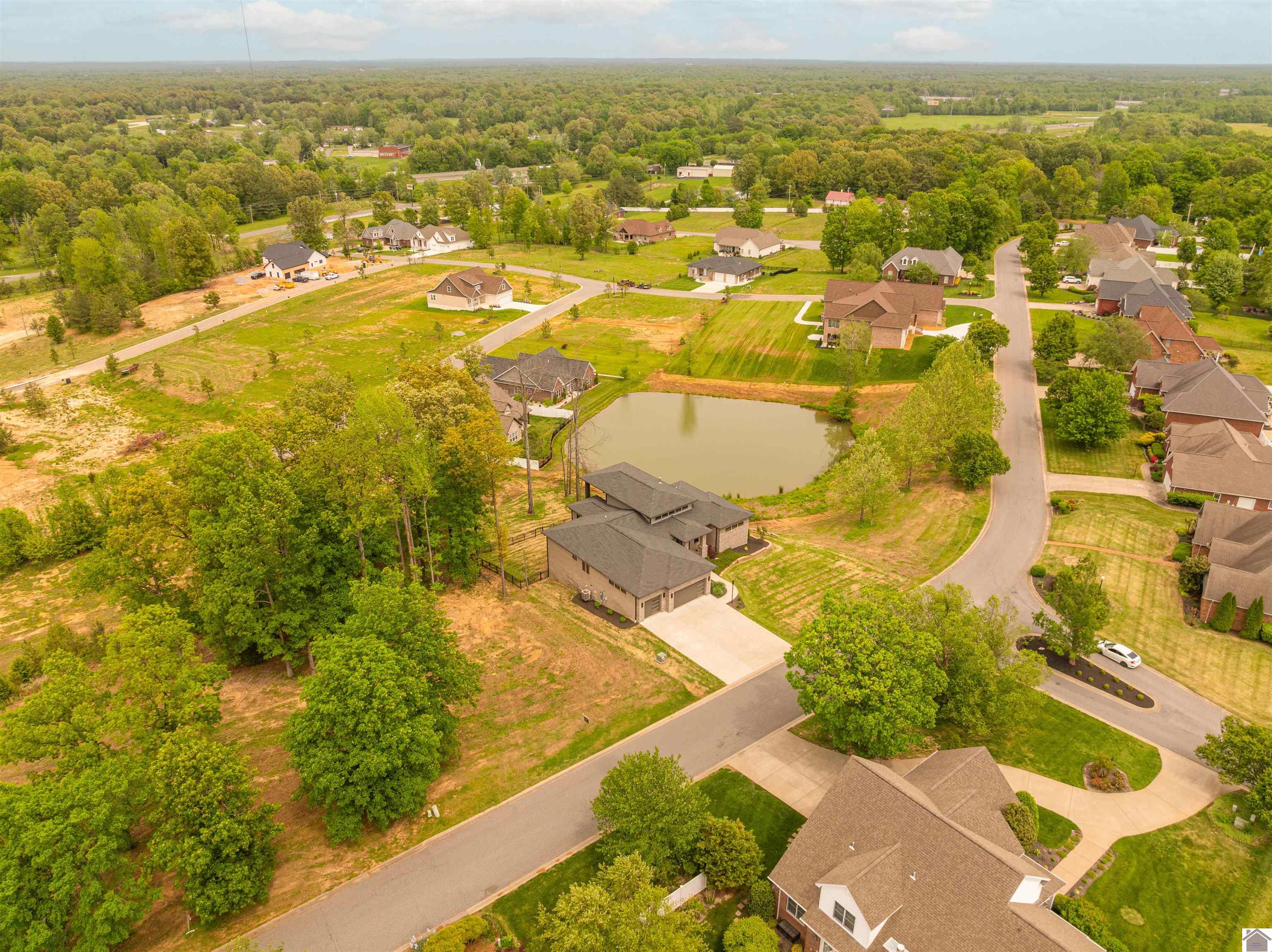 390 Forest Ridge