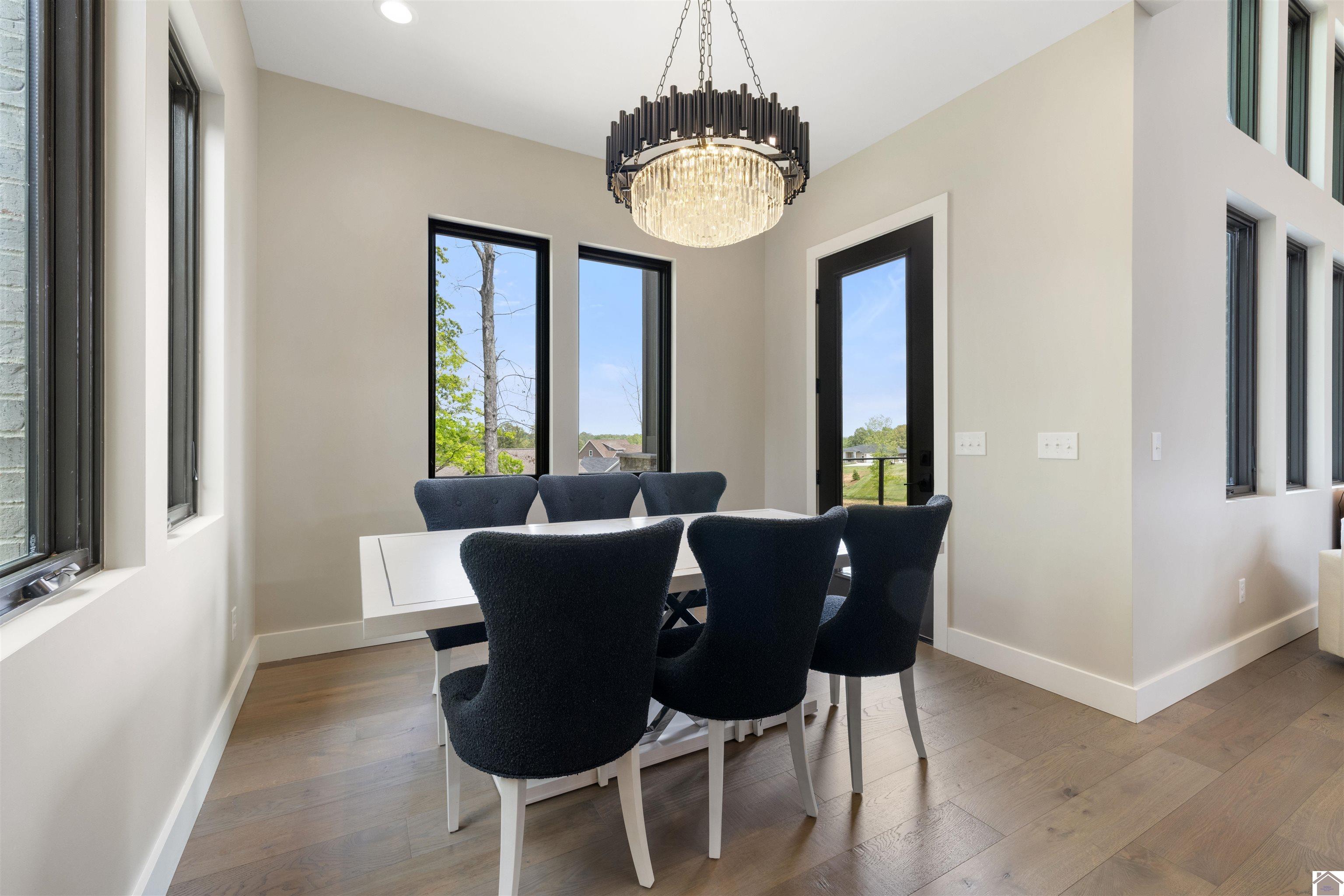 390 Forest Ridge