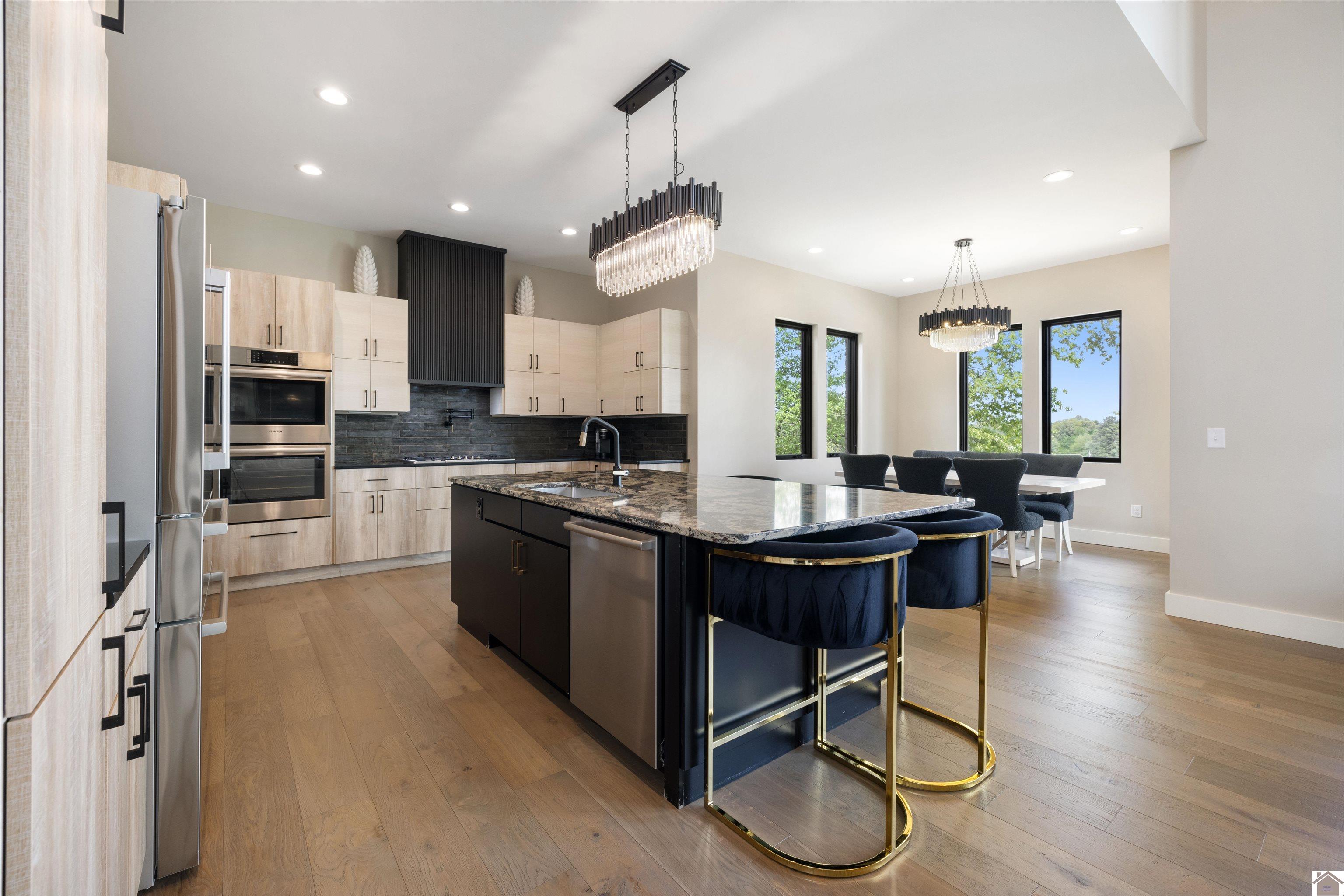 390 Forest Ridge