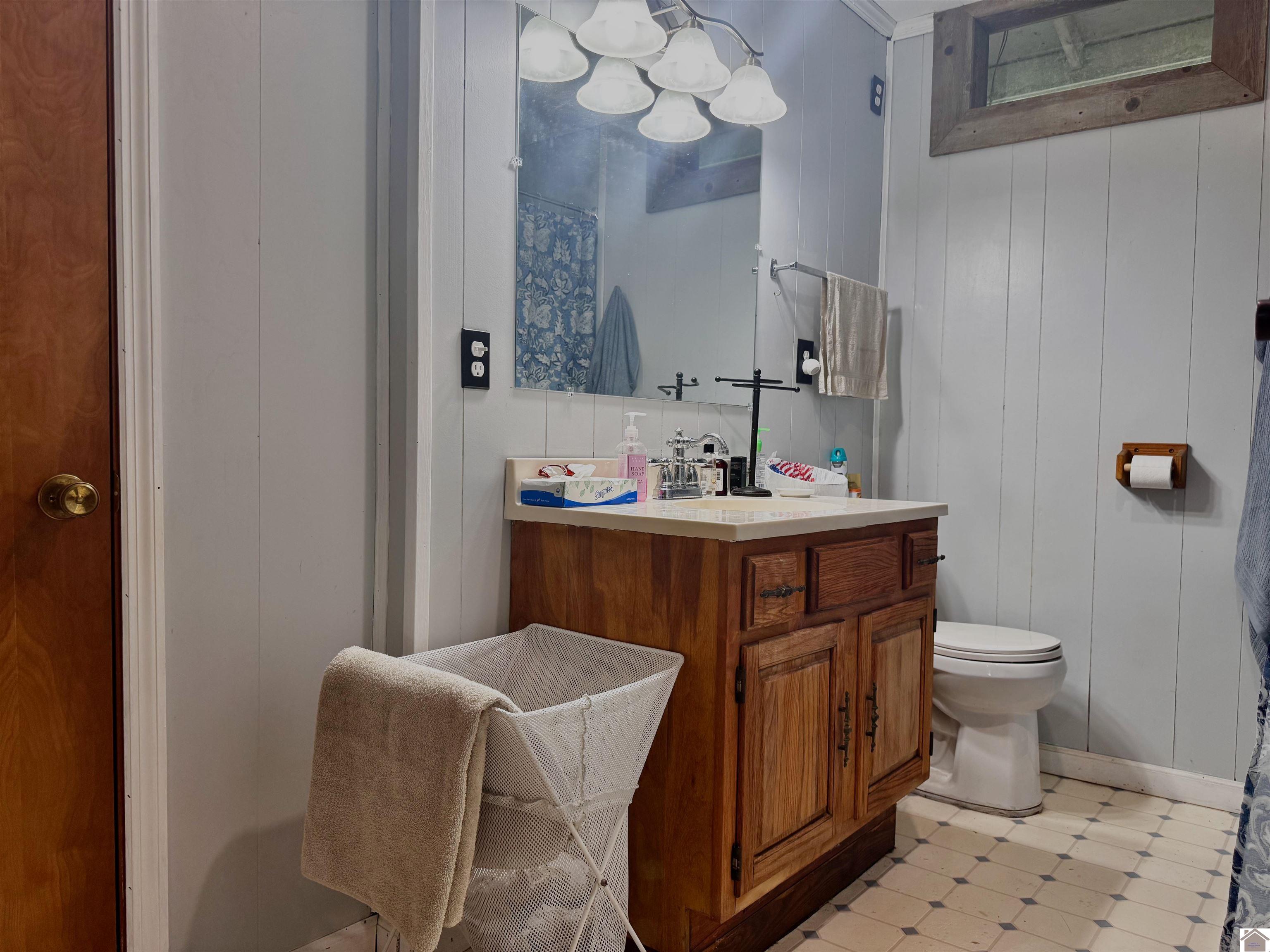 1037 Stringtown Rd Unit: 1033 Stringtown Rd