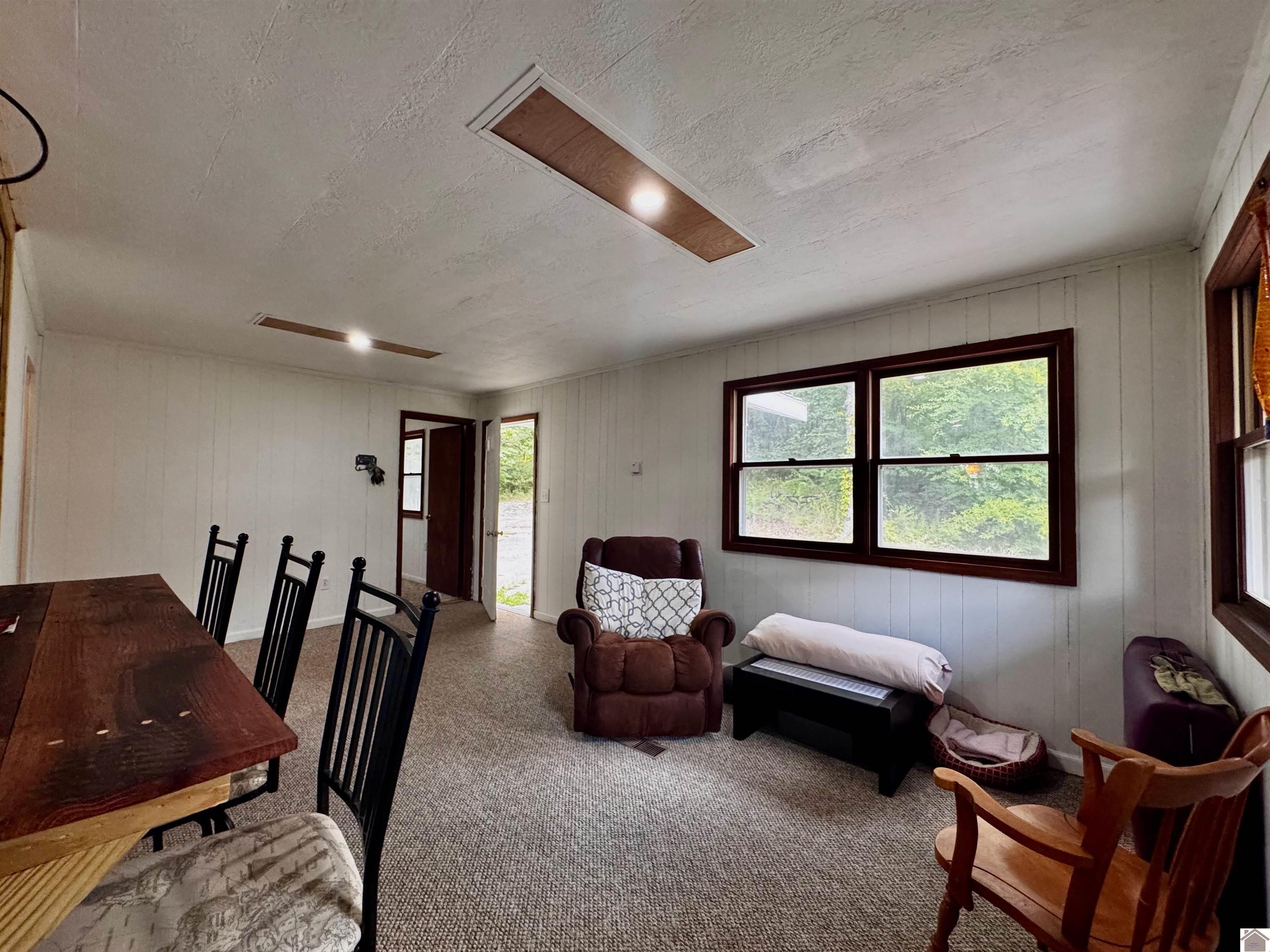 1037 Stringtown Rd Unit: 1033 Stringtown Rd