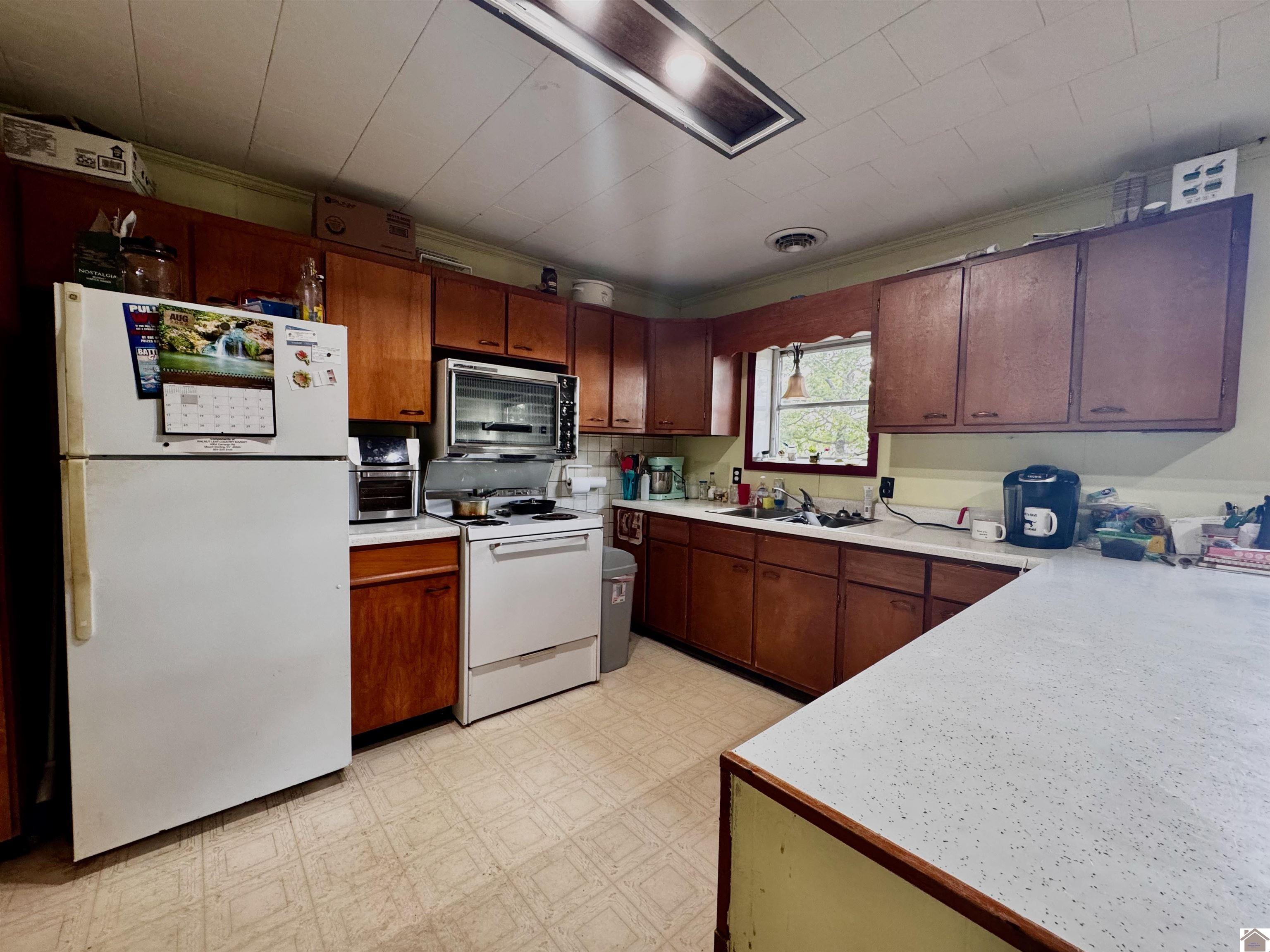 1037 Stringtown Rd Unit: 1033 Stringtown Rd