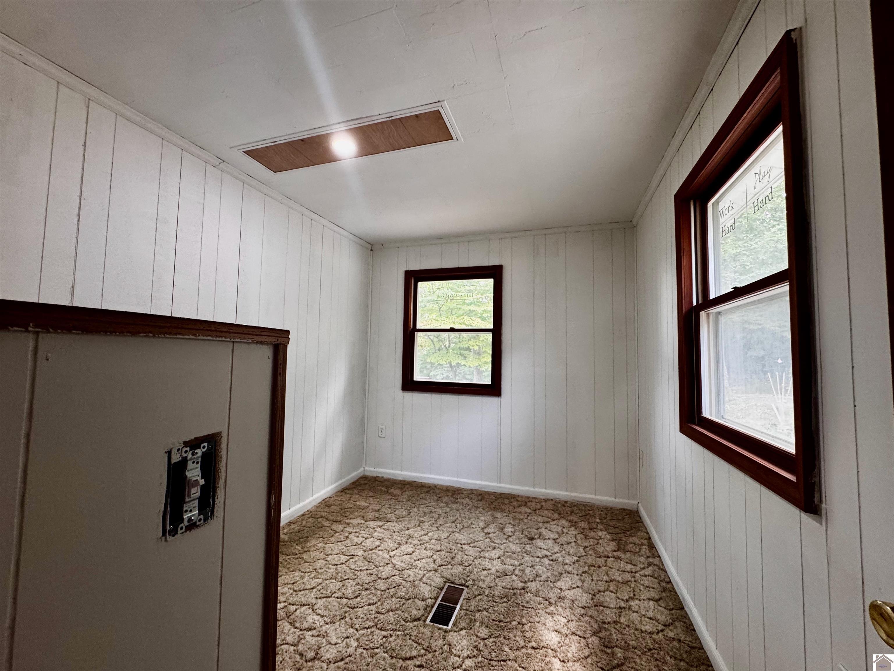 1037 Stringtown Rd Unit: 1033 Stringtown Rd