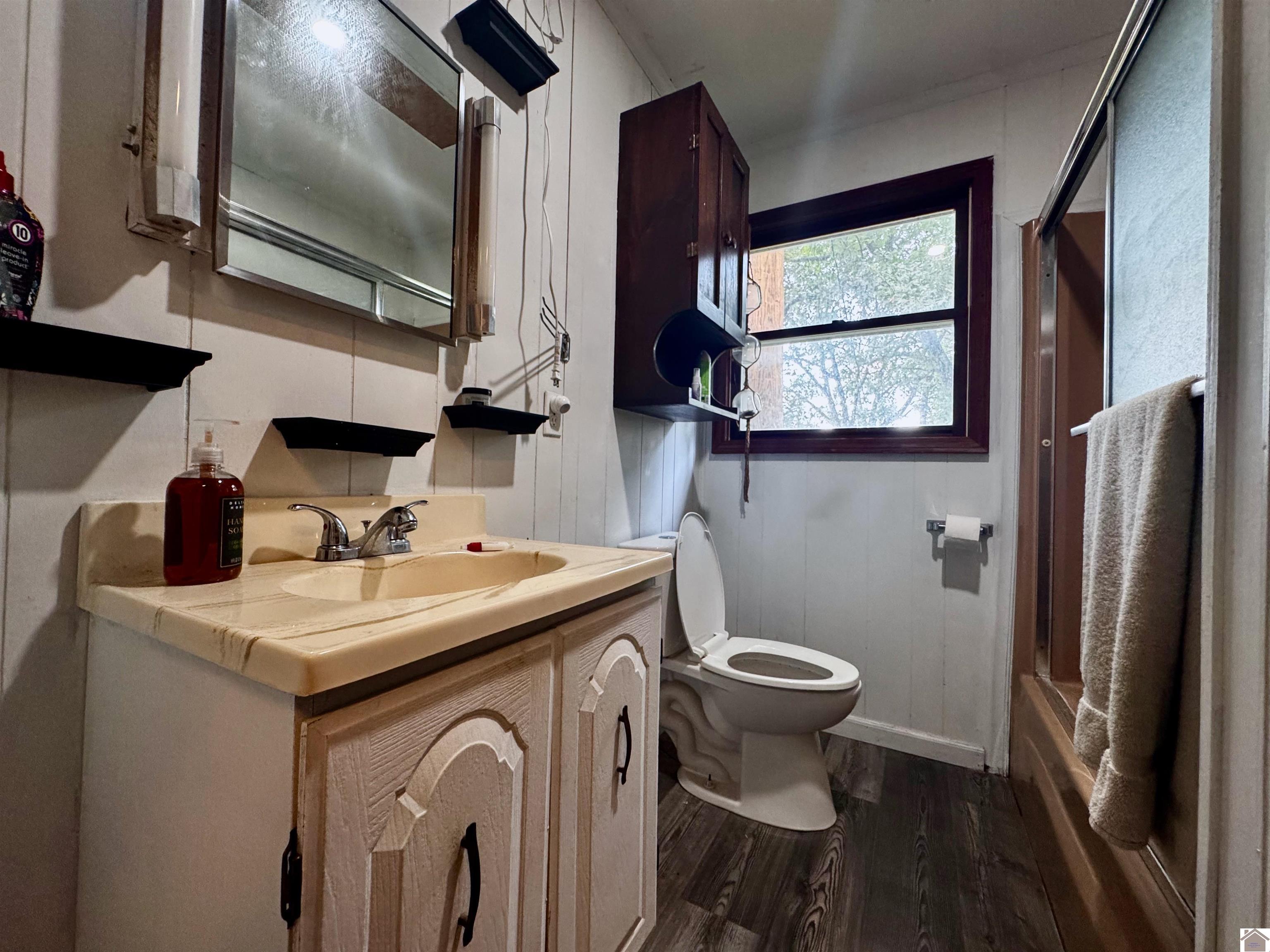 1037 Stringtown Rd Unit: 1033 Stringtown Rd