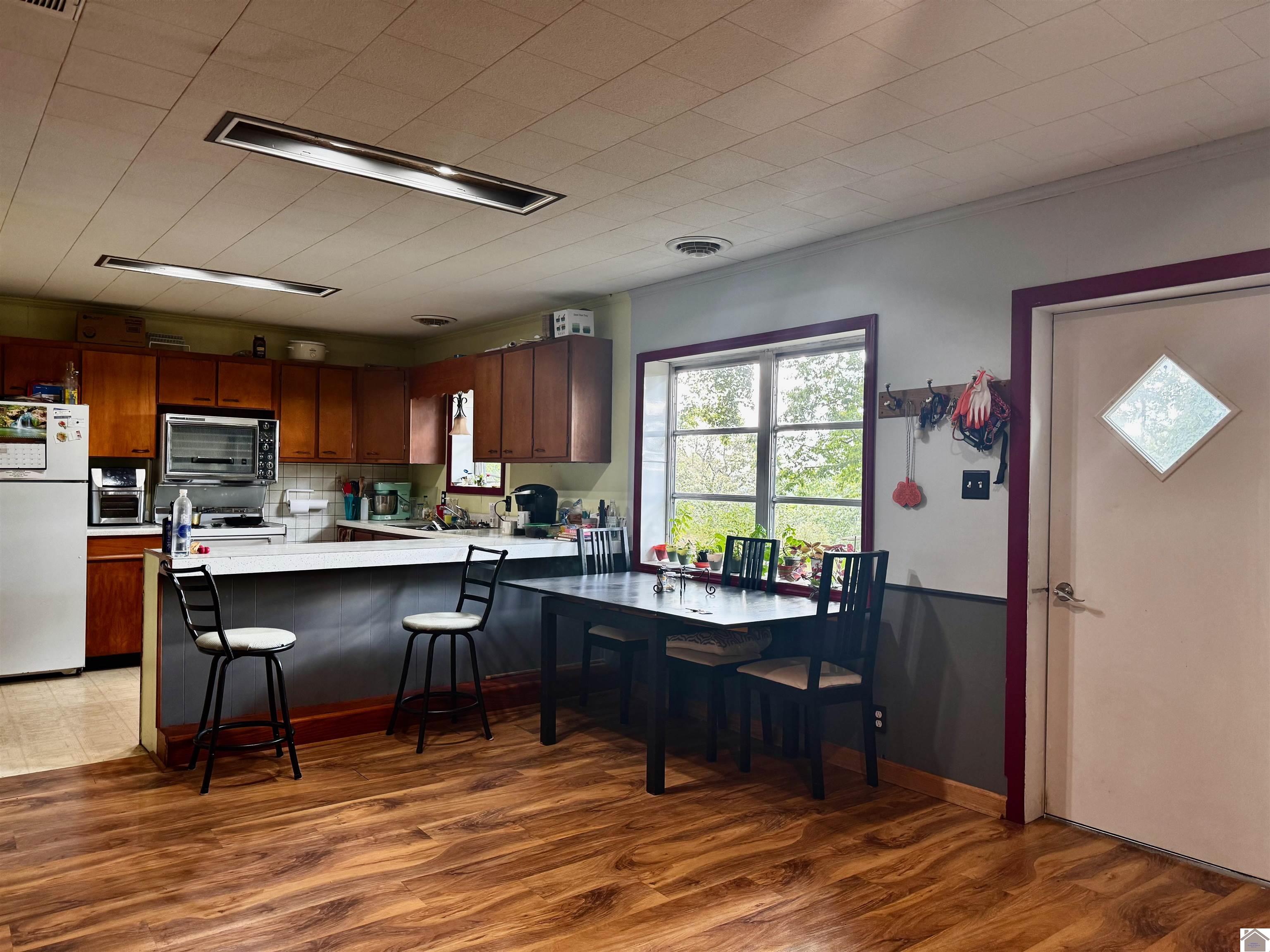 1037 Stringtown Rd Unit: 1033 Stringtown Rd