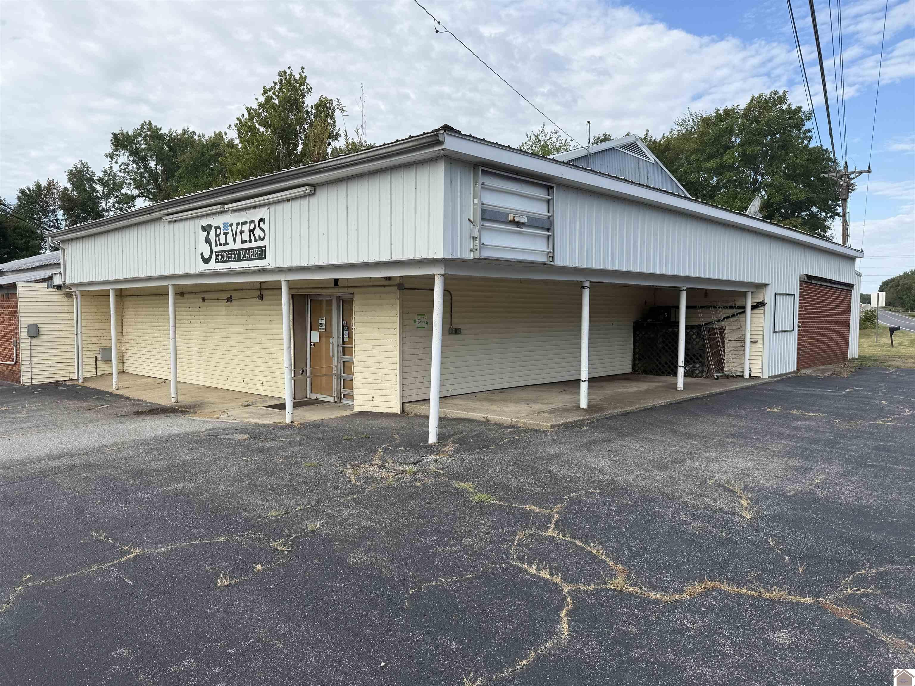 9400 Old Highway 60 West