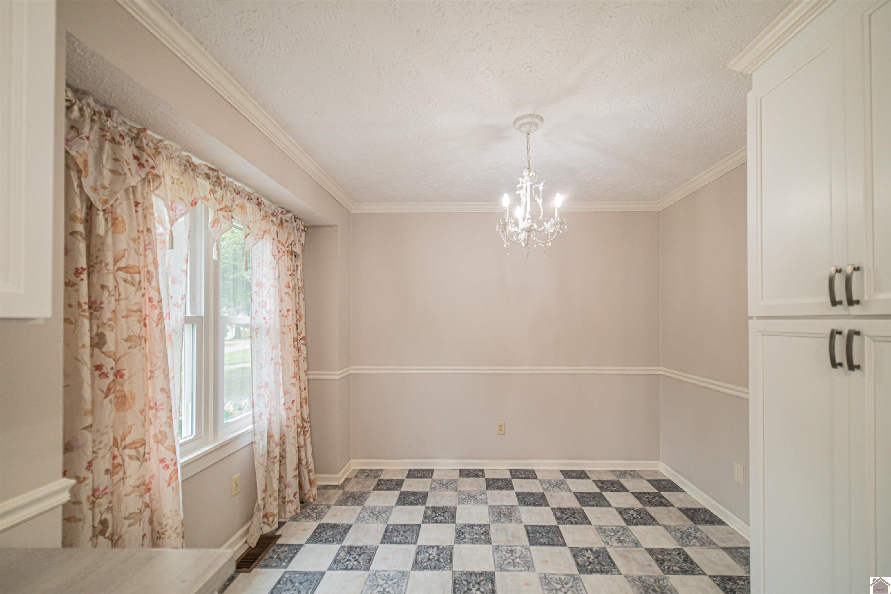 4435 Maywood
